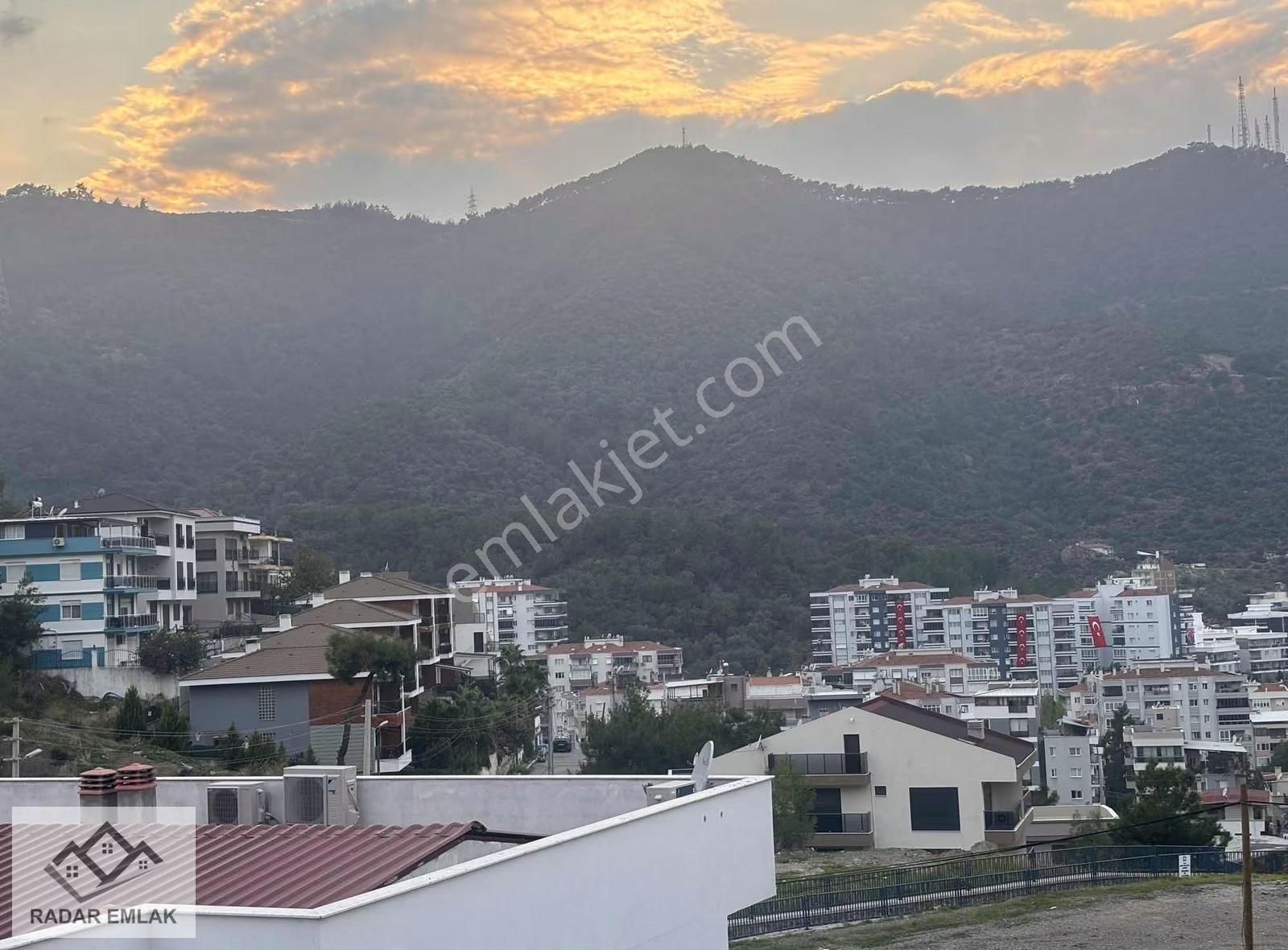 Balçova Çetinemeç'te Sıfır Deniz Ve Doğa Manzaralı Villa - Görsel 14