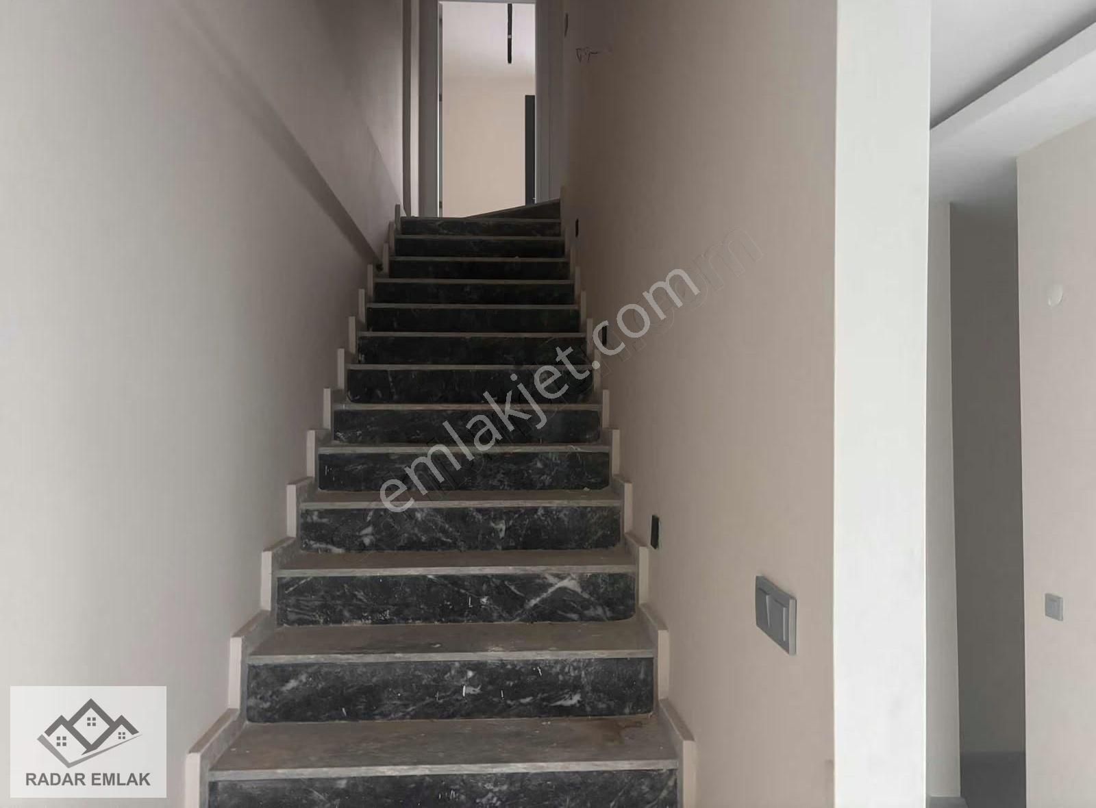 Balçova Çetinemeç'te Sıfır Deniz Ve Doğa Manzaralı Villa - Görsel 5