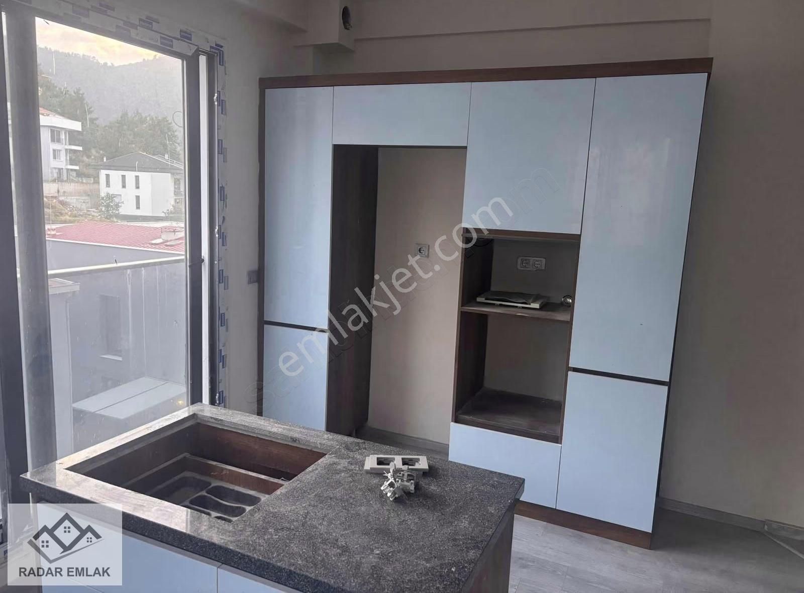 Balçova Çetinemeç'te Sıfır Deniz Ve Doğa Manzaralı Villa - Görsel 2