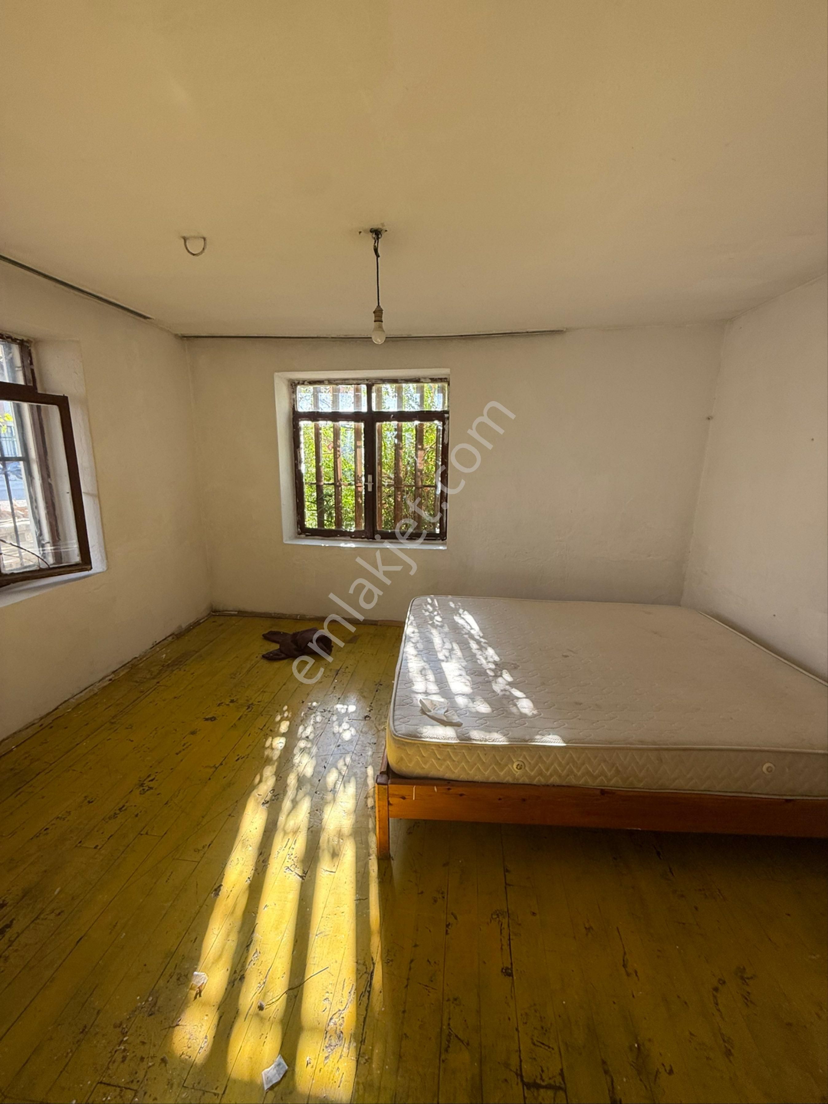 Aşağı Pazarcı Mahallesi Kiralık 2+1 Giriş Kat Daire