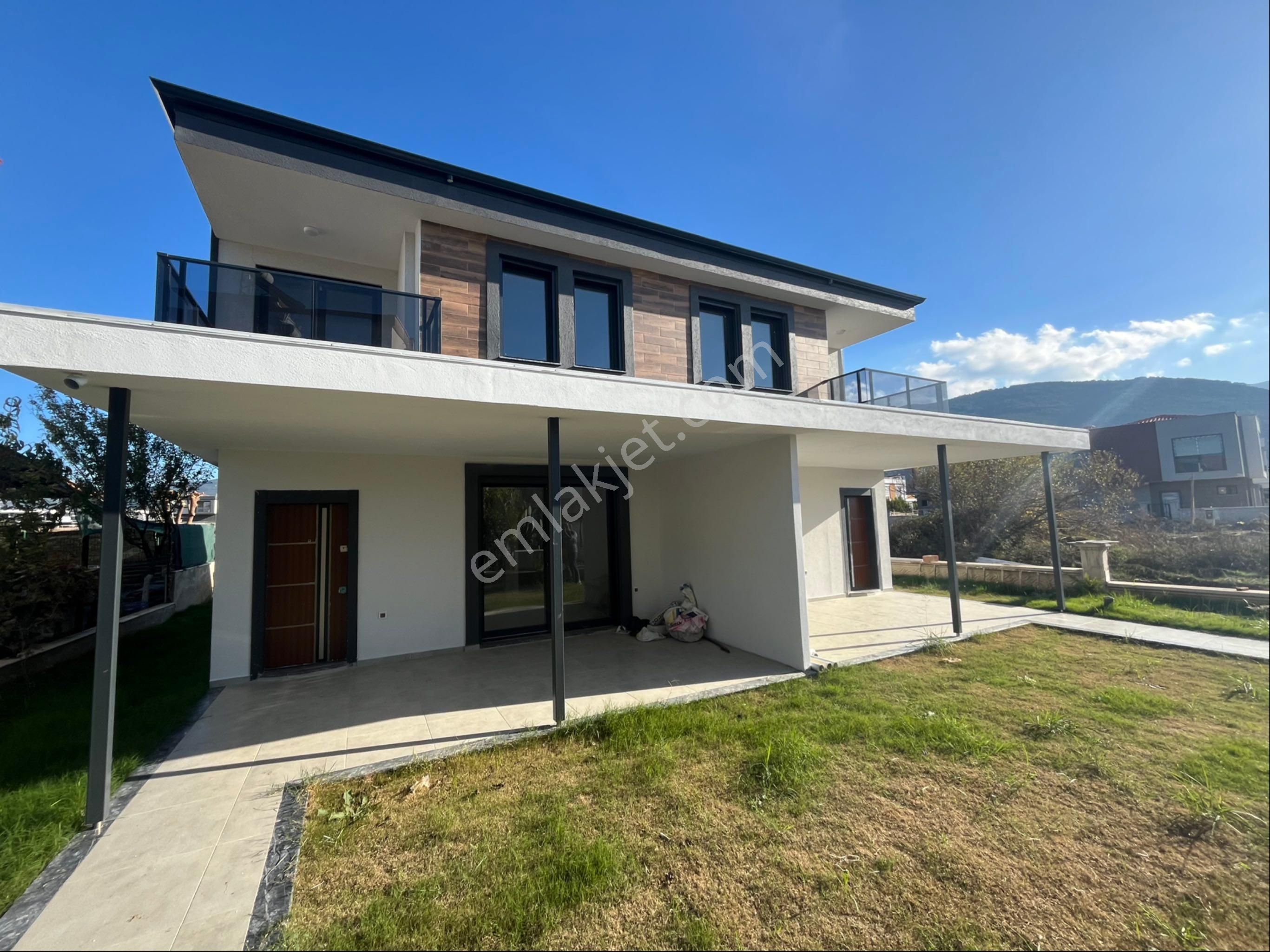 Güzelçamlı Bölgesinde Sıfır Yapı 2+1 Bahçeli Villa - Görsel 4