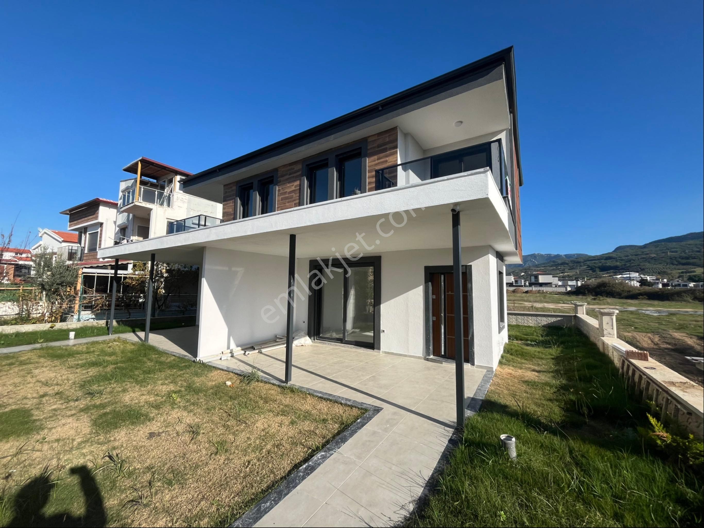 Güzelçamlı Bölgesinde Sıfır Yapı 2+1 Bahçeli Villa - Görsel 27