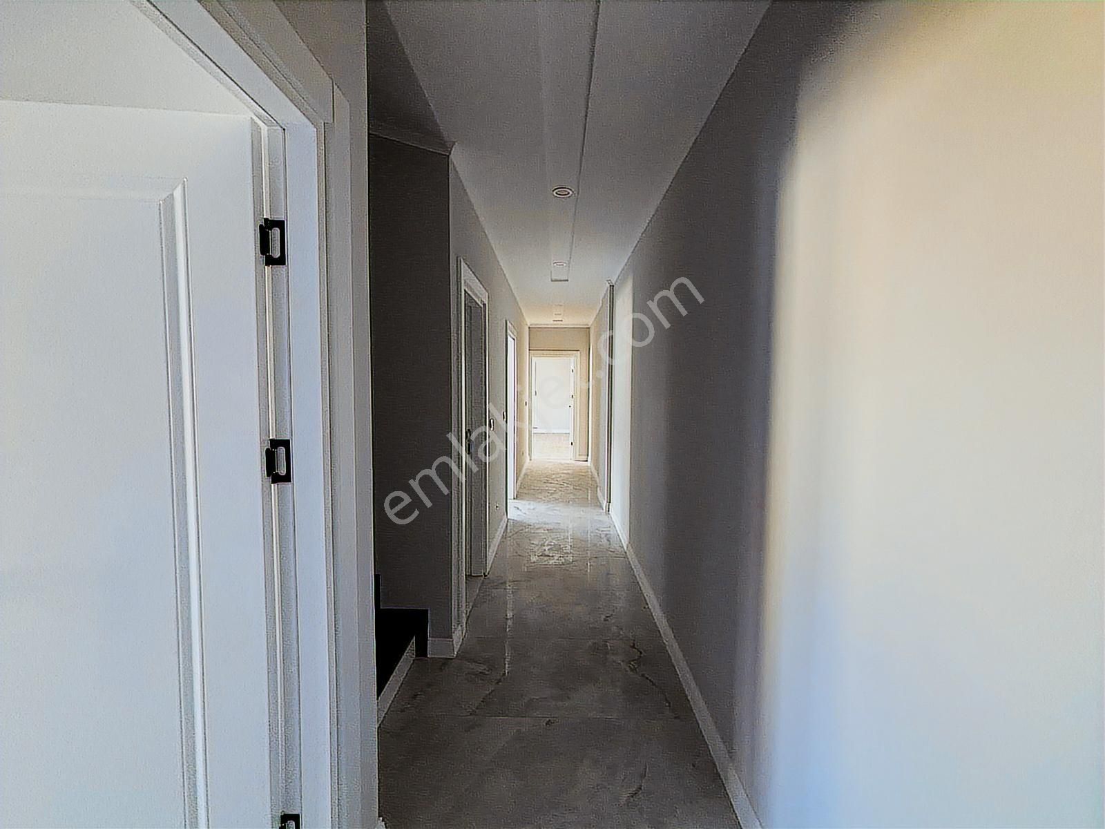 Ilıcada Merkezi Konumda Çift Banyolu Arakat 2+1 Satılık Daire.. - Görsel 12