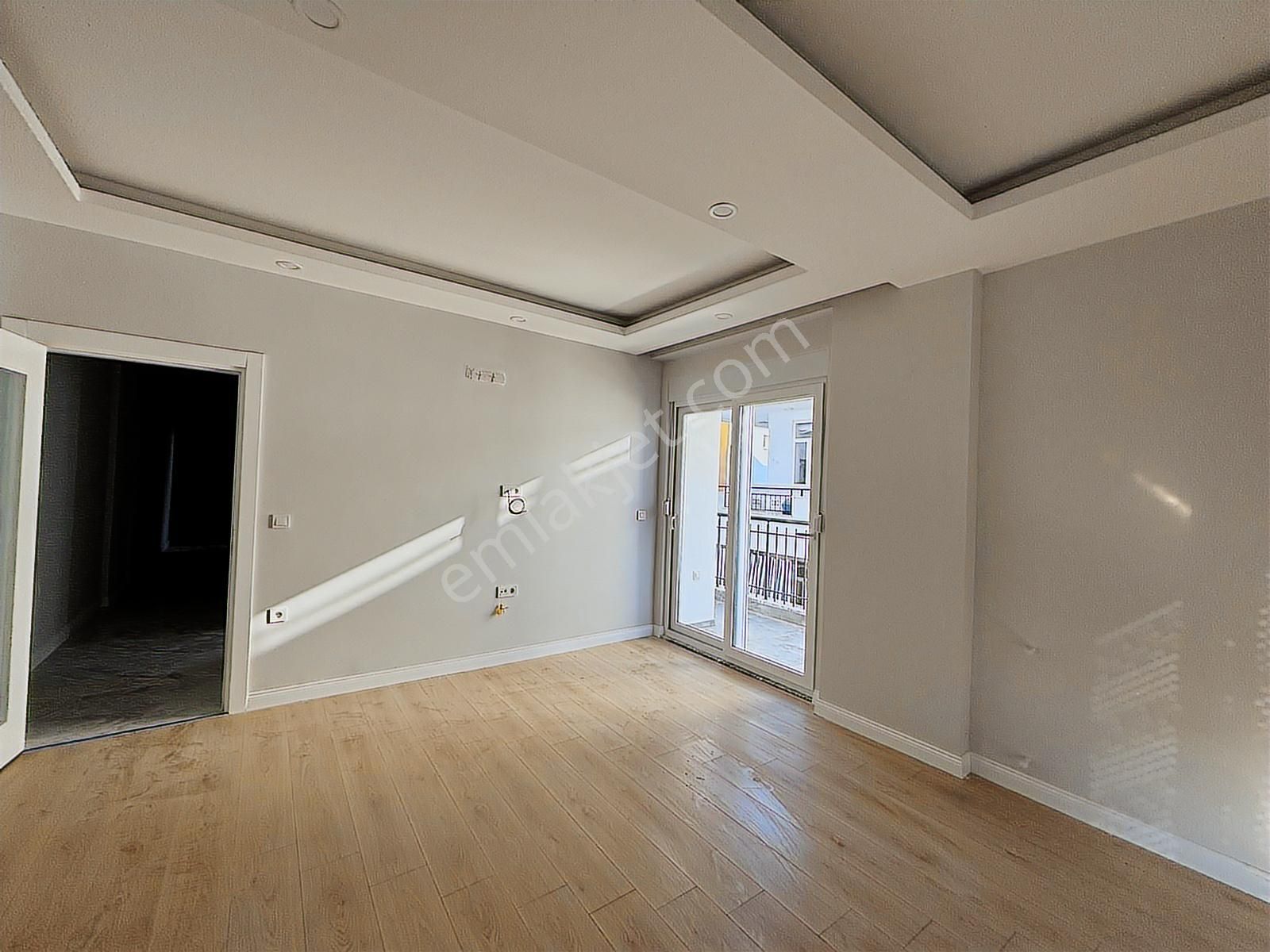 Ilıcada Merkezi Konumda Çift Banyolu Arakat 2+1 Satılık Daire.. - Görsel 3