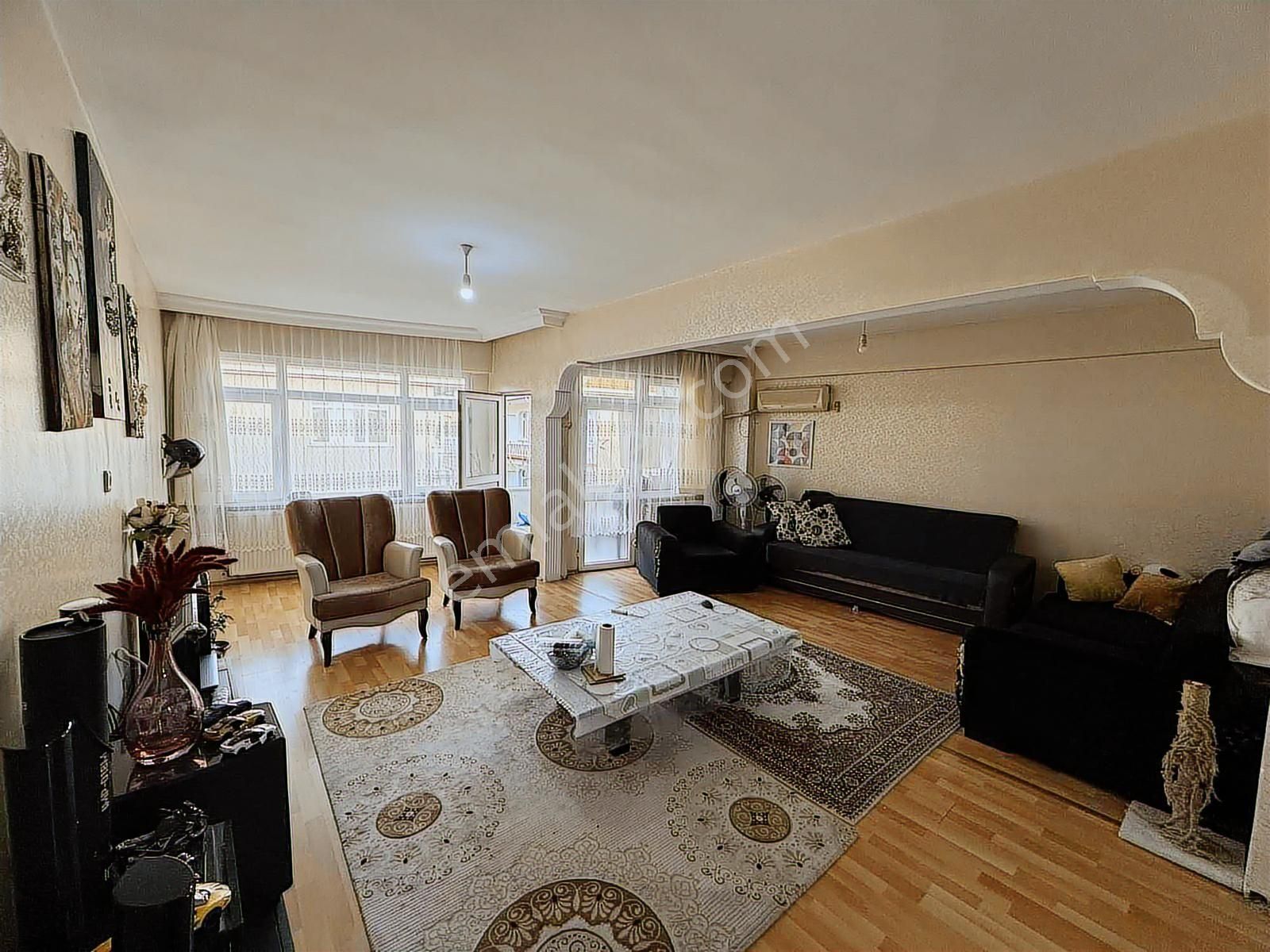 Bahçelievler Kocasinan Cadde'sinde Satılık 2+1 Fırsat Daire - Görsel 2