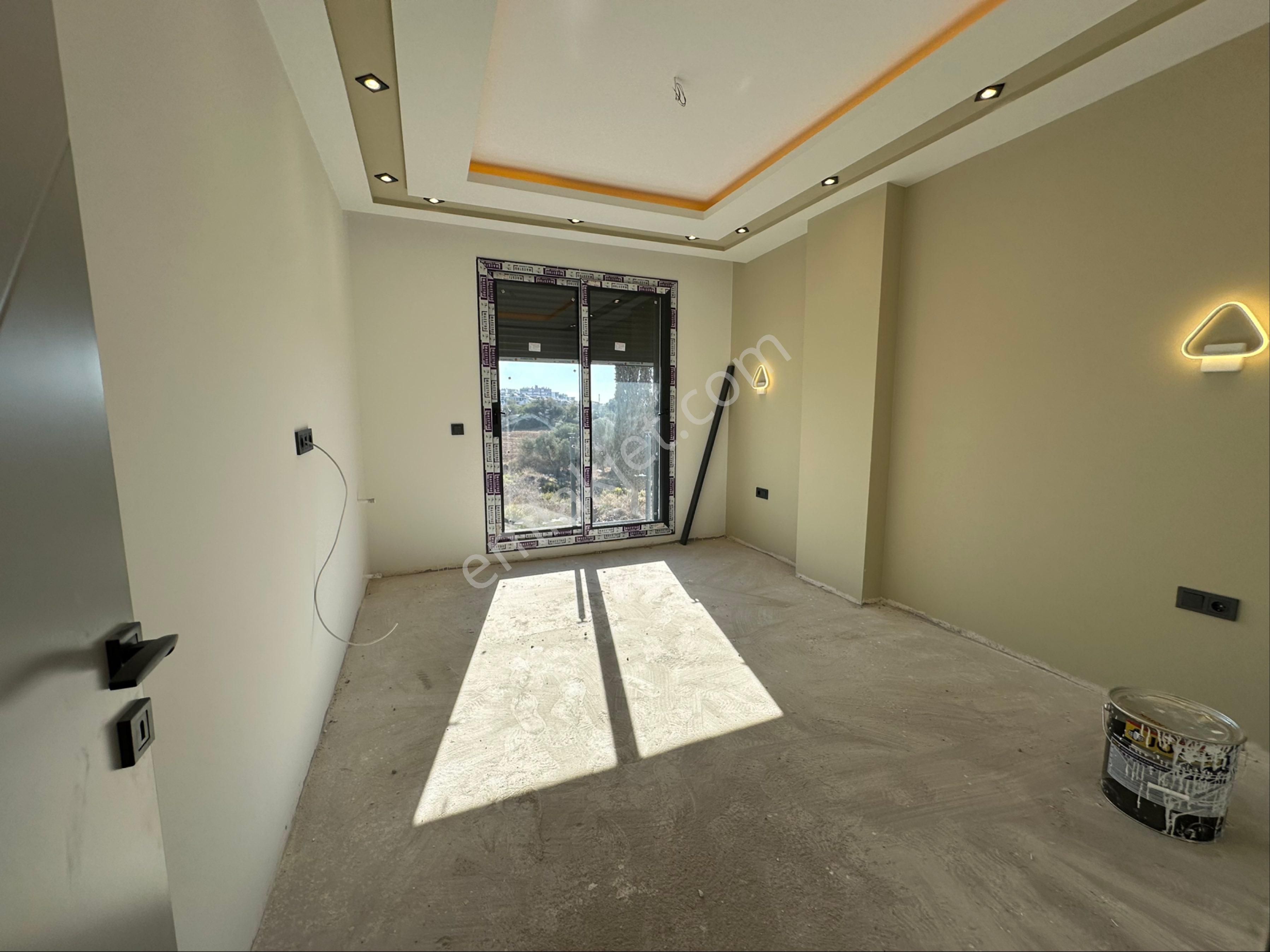 Didimde Havuzlu Teraslı Kamelyalı 3+1 Sıfır Lüks Villa - Görsel 17