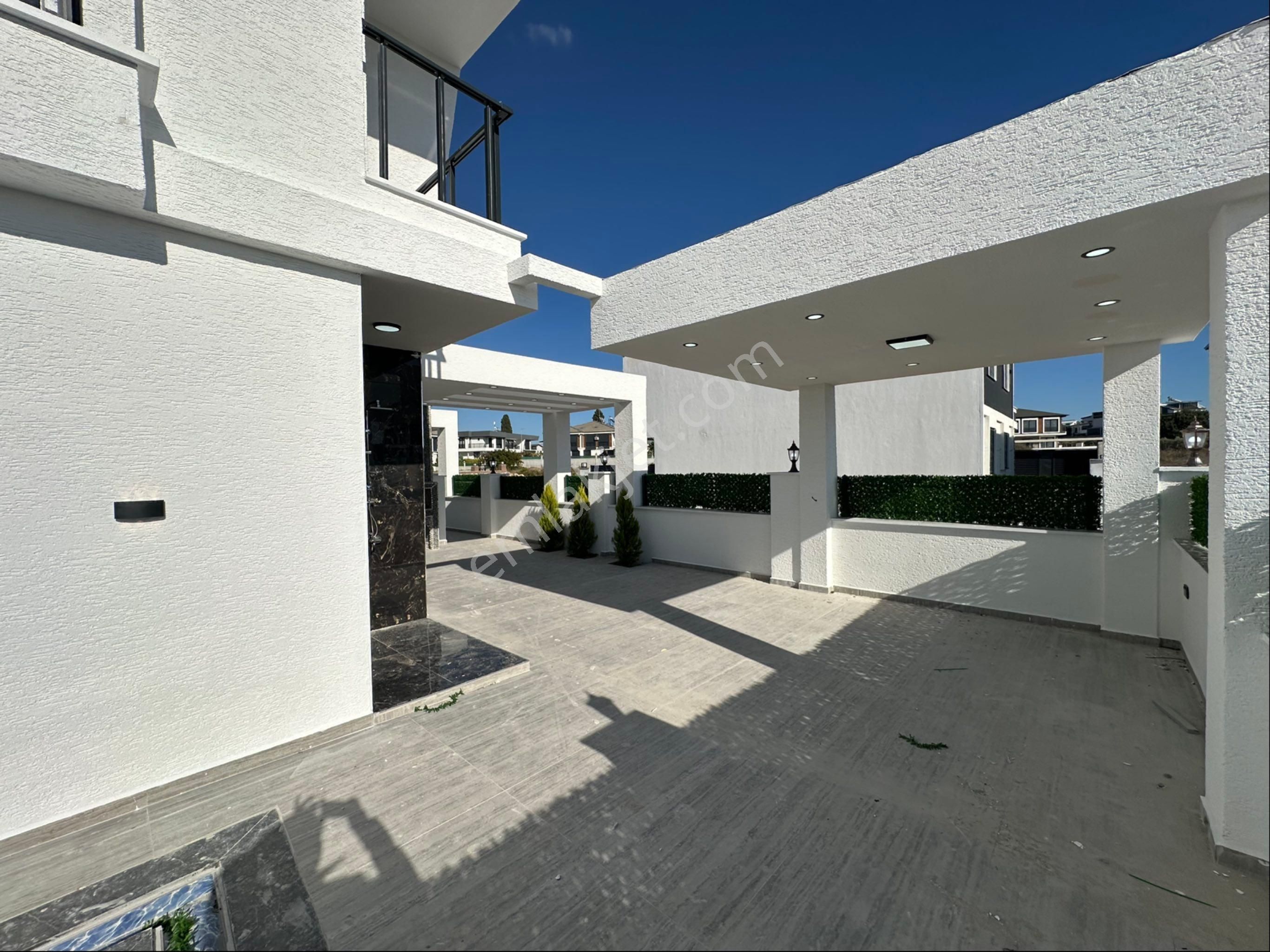 Didimde Havuzlu Teraslı Kamelyalı 3+1 Sıfır Lüks Villa - Görsel 5