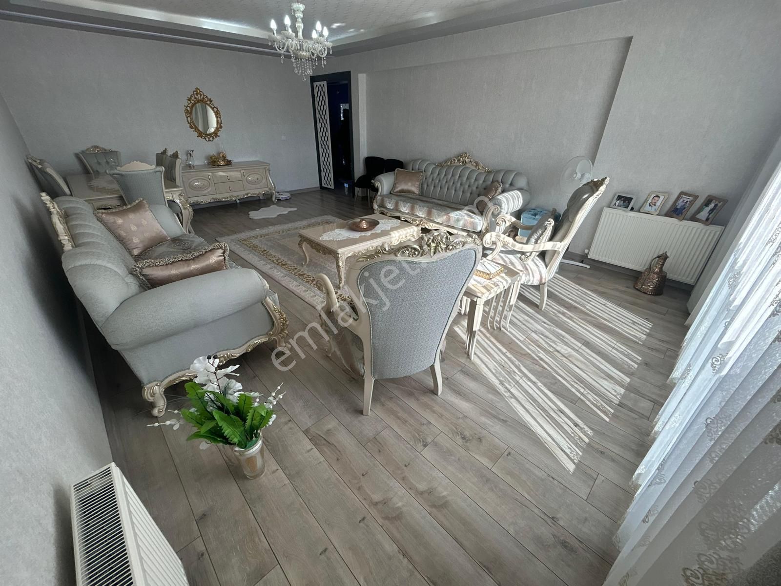 Taha Akgül Spor Salonu'nun Yanında 4.5+1 Muazzam Yapılı Site Dairesi! - Görsel 13