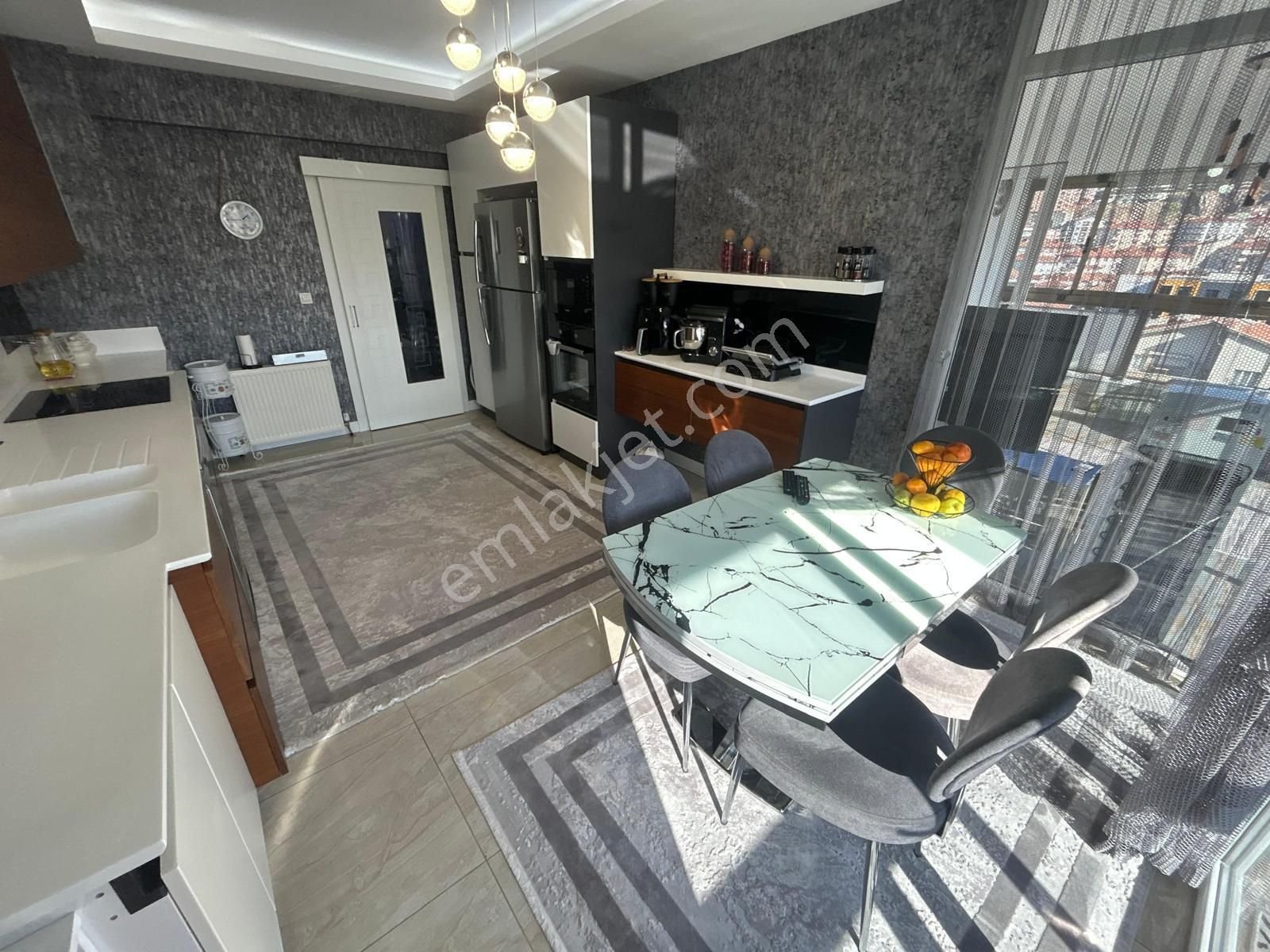 Taha Akgül Spor Salonu'nun Yanında 4.5+1 Muazzam Yapılı Site Dairesi! - Görsel 6