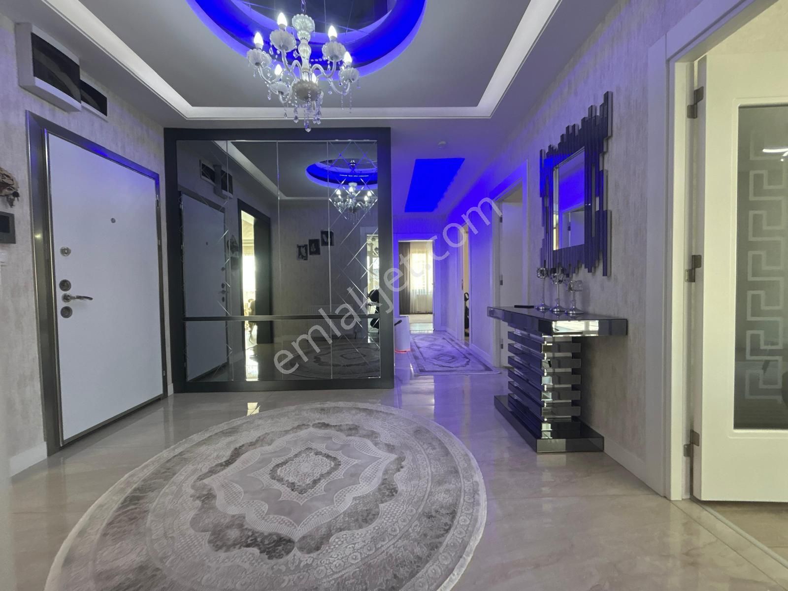 Taha Akgül Spor Salonu'nun Yanında 4.5+1 Muazzam Yapılı Site Dairesi! - Görsel 33