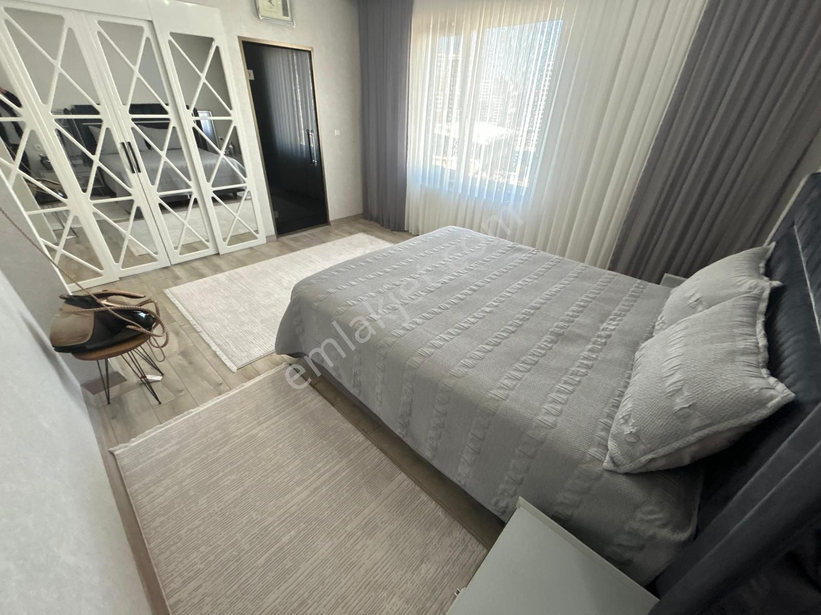 Taha Akgül Spor Salonu'nun Yanında 4.5+1 Muazzam Yapılı Site Dairesi! - Görsel 24