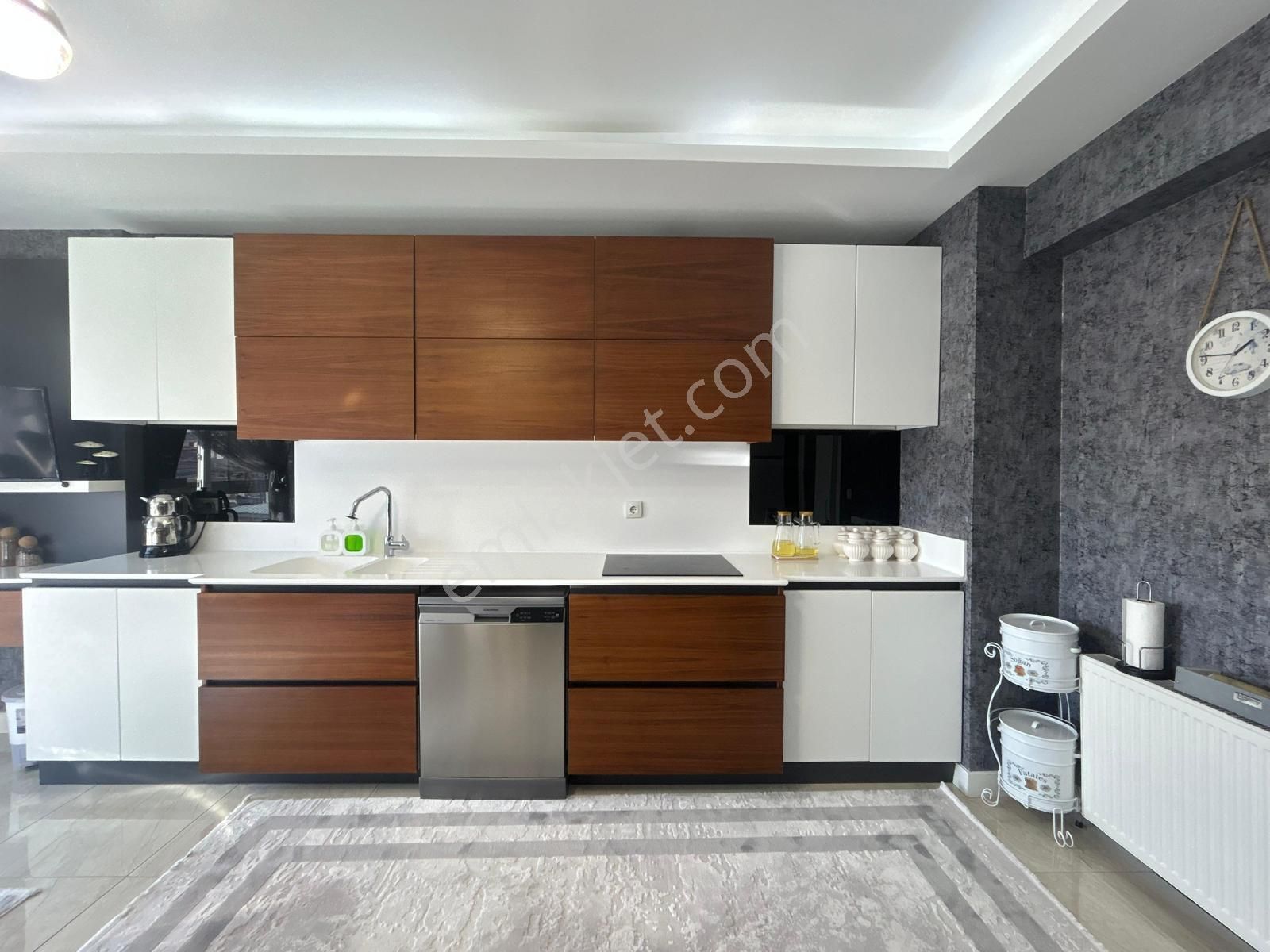 Taha Akgül Spor Salonu'nun Yanında 4.5+1 Muazzam Yapılı Site Dairesi! - Görsel 3