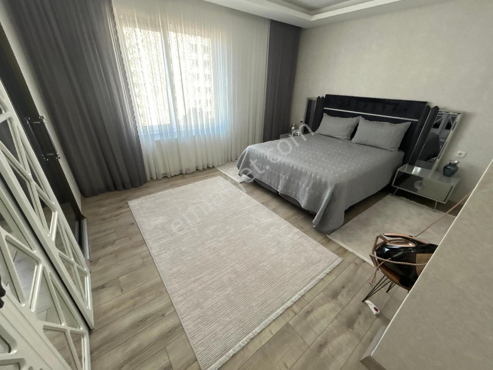 Taha Akgül Spor Salonu'nun Yanında 4.5+1 Muazzam Yapılı Site Dairesi! - Görsel 20