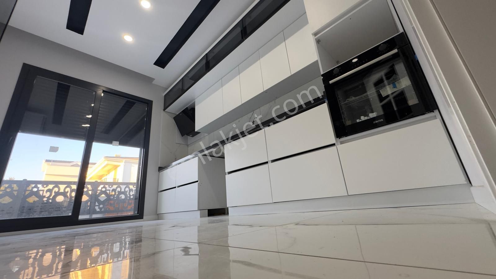 Güre Çamlıbel'de Denize 300 Metre Mesafe'de 4+1 Villa - Görsel 29