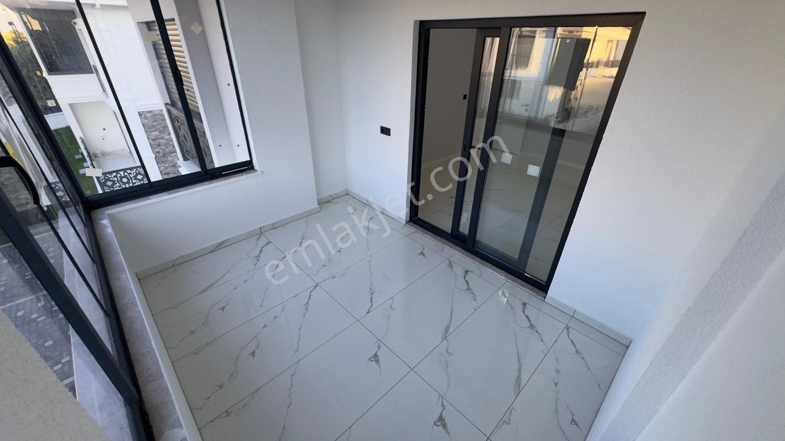 Güre Çamlıbel'de Denize 300 Metre Mesafe'de 4+1 Villa - Görsel 25