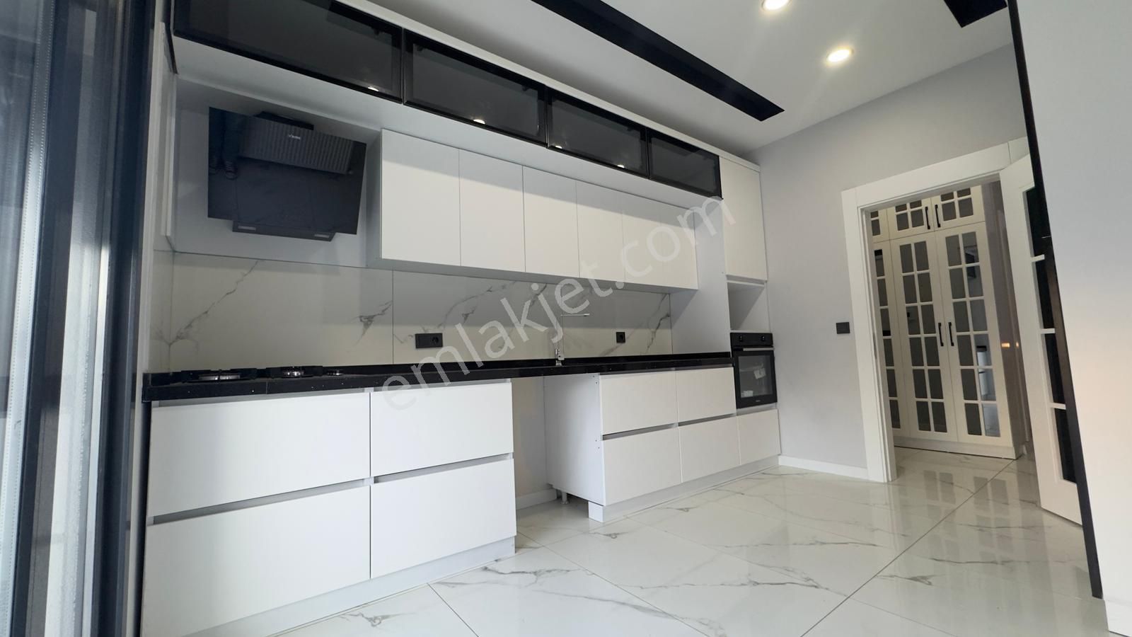 Güre Çamlıbel'de Denize 300 Metre Mesafe'de 4+1 Villa - Görsel 28