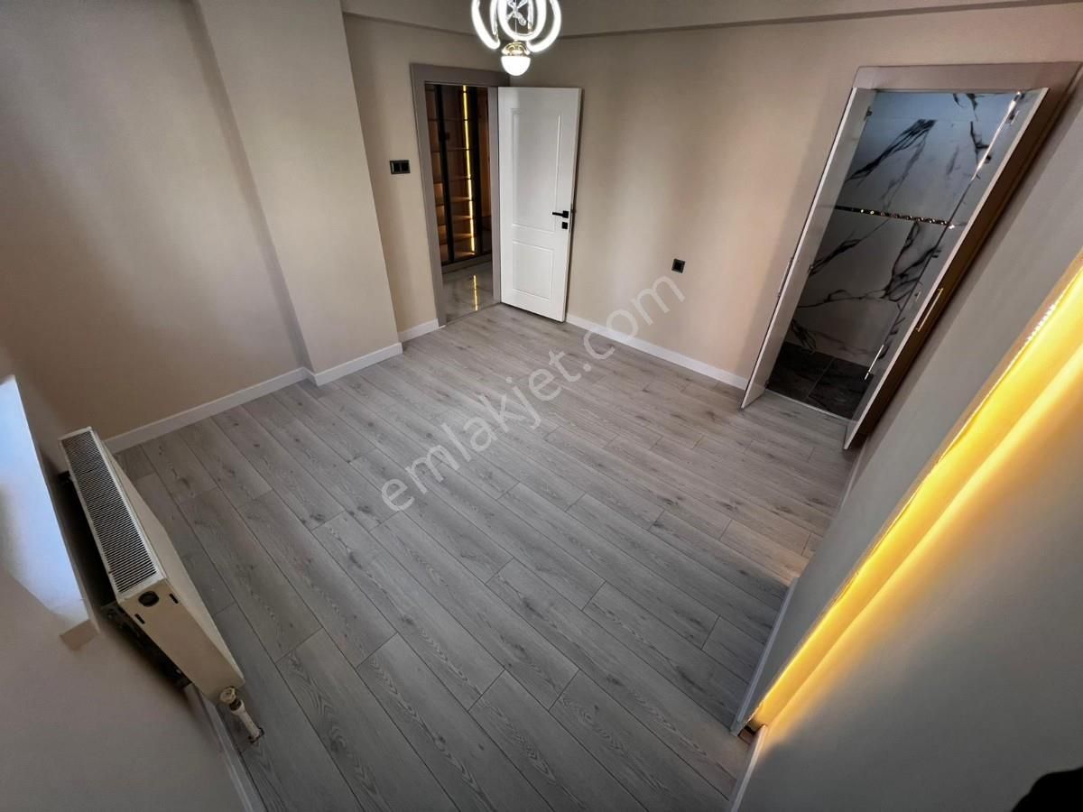 3 Banyolu M. Çakmak Mh 3+1 Ultra Lüks Yapılı Ön Cephe Daire - Görsel 23