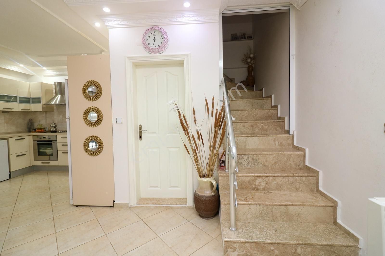 Efeler Mahallesi Villalar Bölgesinde Satılık 4+1 Triplex Villa - Görsel 8