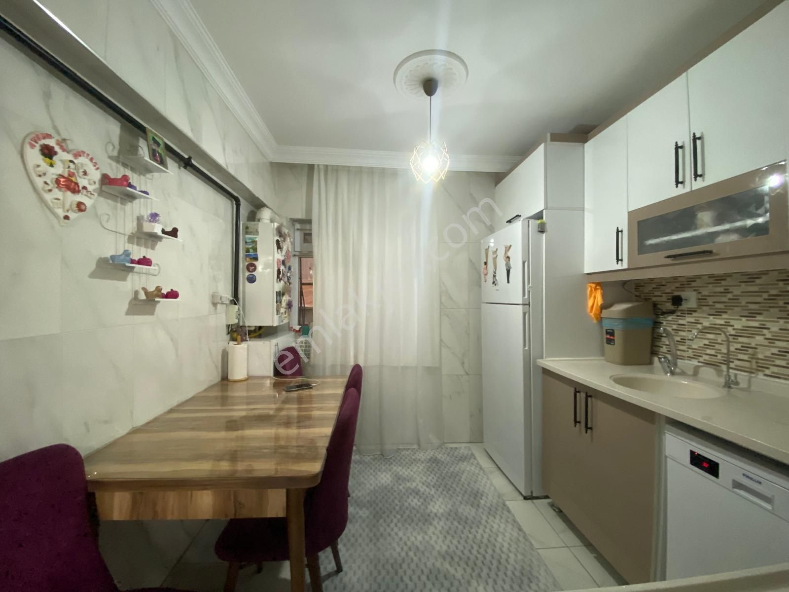 Koza Emlak'tan Plevne Mahalesinde Cadde Üzerinde Full + Full Yapılı Bağımsız 3+1 Satılık Dairee