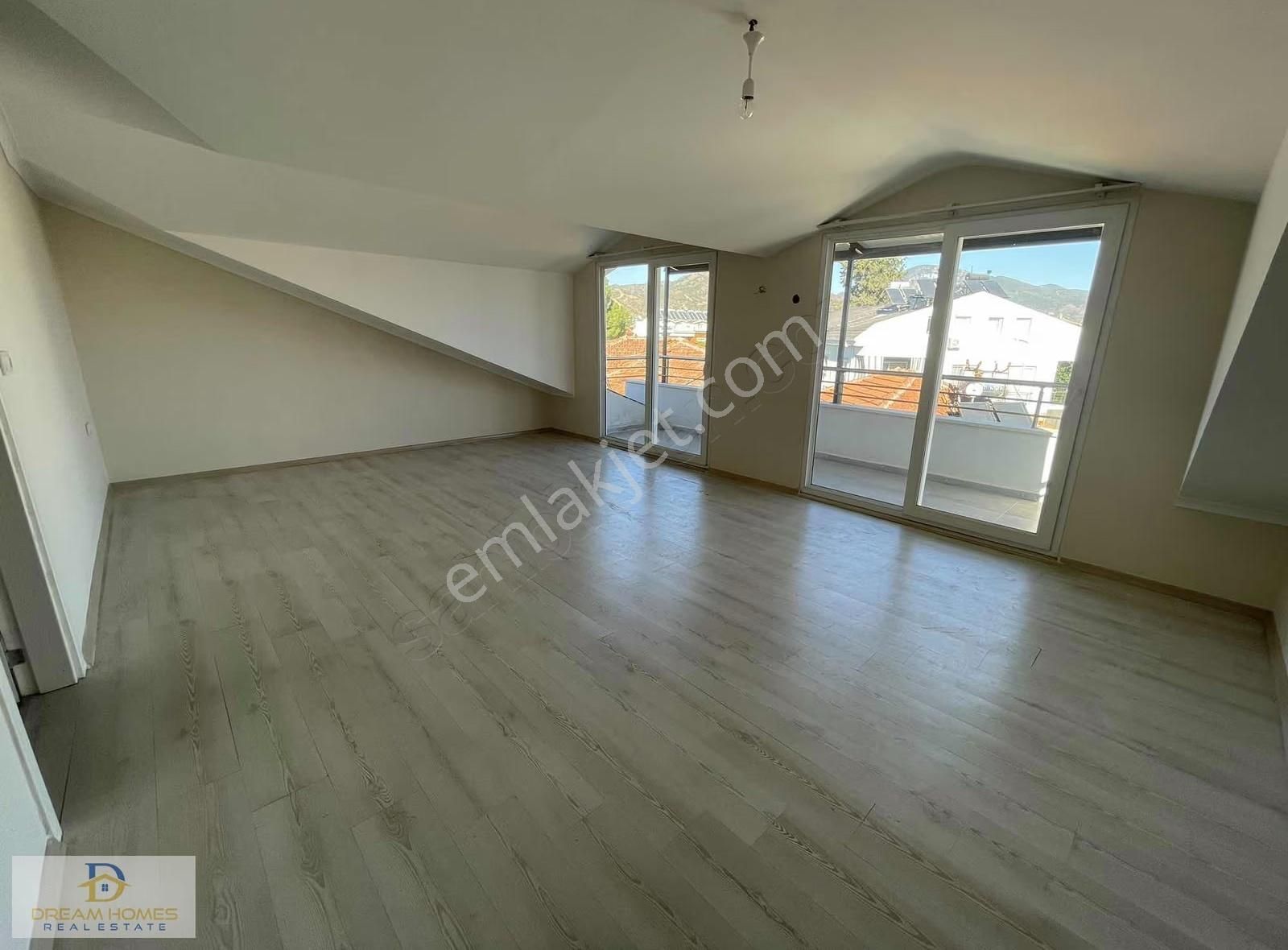 Foça Mahallesinde Aydınlık Ve Ferah 3+1 Satılık Daire - Görsel 15