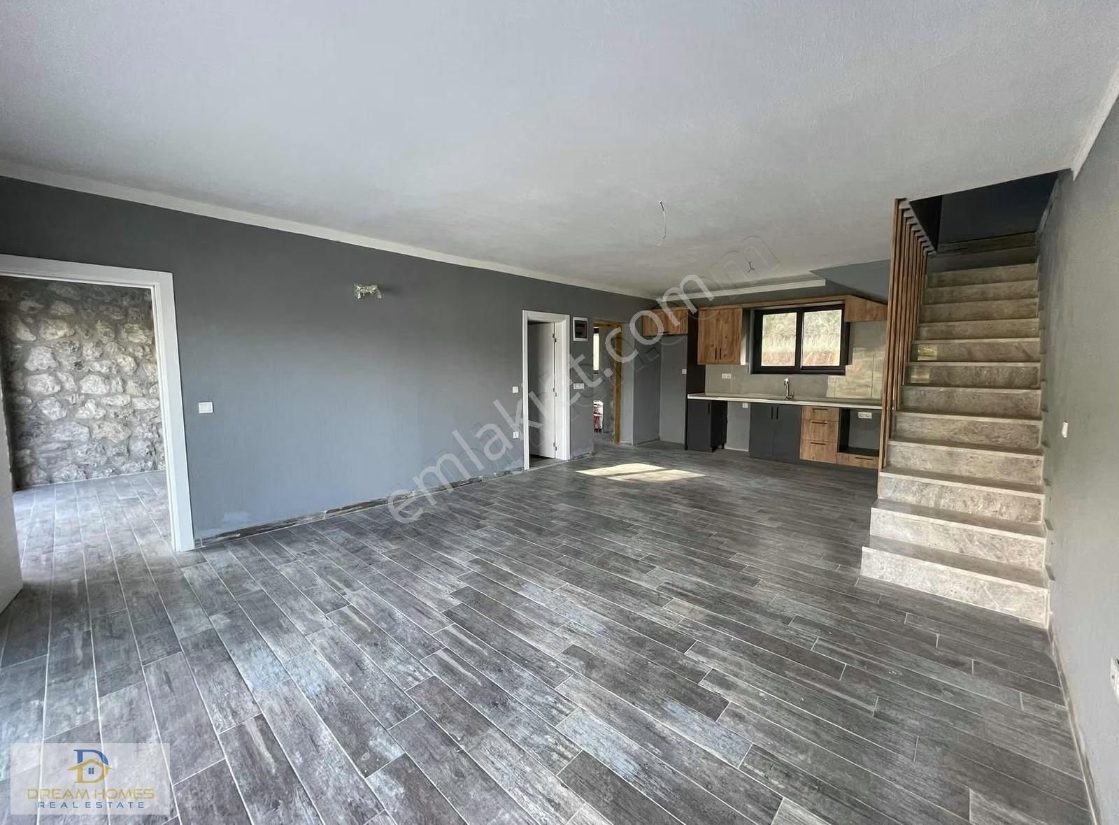 Kiralık Müstakil Bahçeli Ve Havuzlu 4+1 Villa - Görsel 15