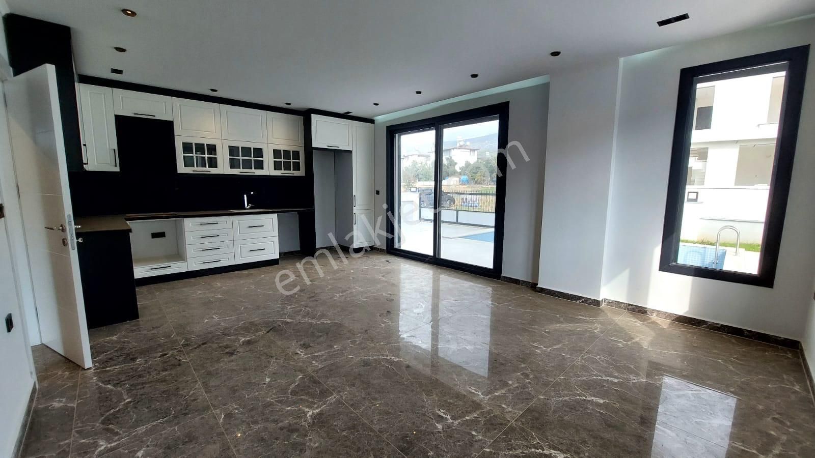 Didim Akbük Mahallesi Havuzlu 4+1 Tam Müstakil Villa - Görsel 8