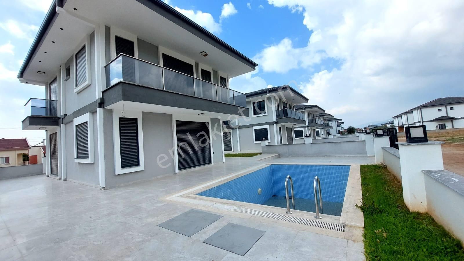 Didim Akbük Mahallesi Havuzlu 4+1 Tam Müstakil Villa - Görsel 4