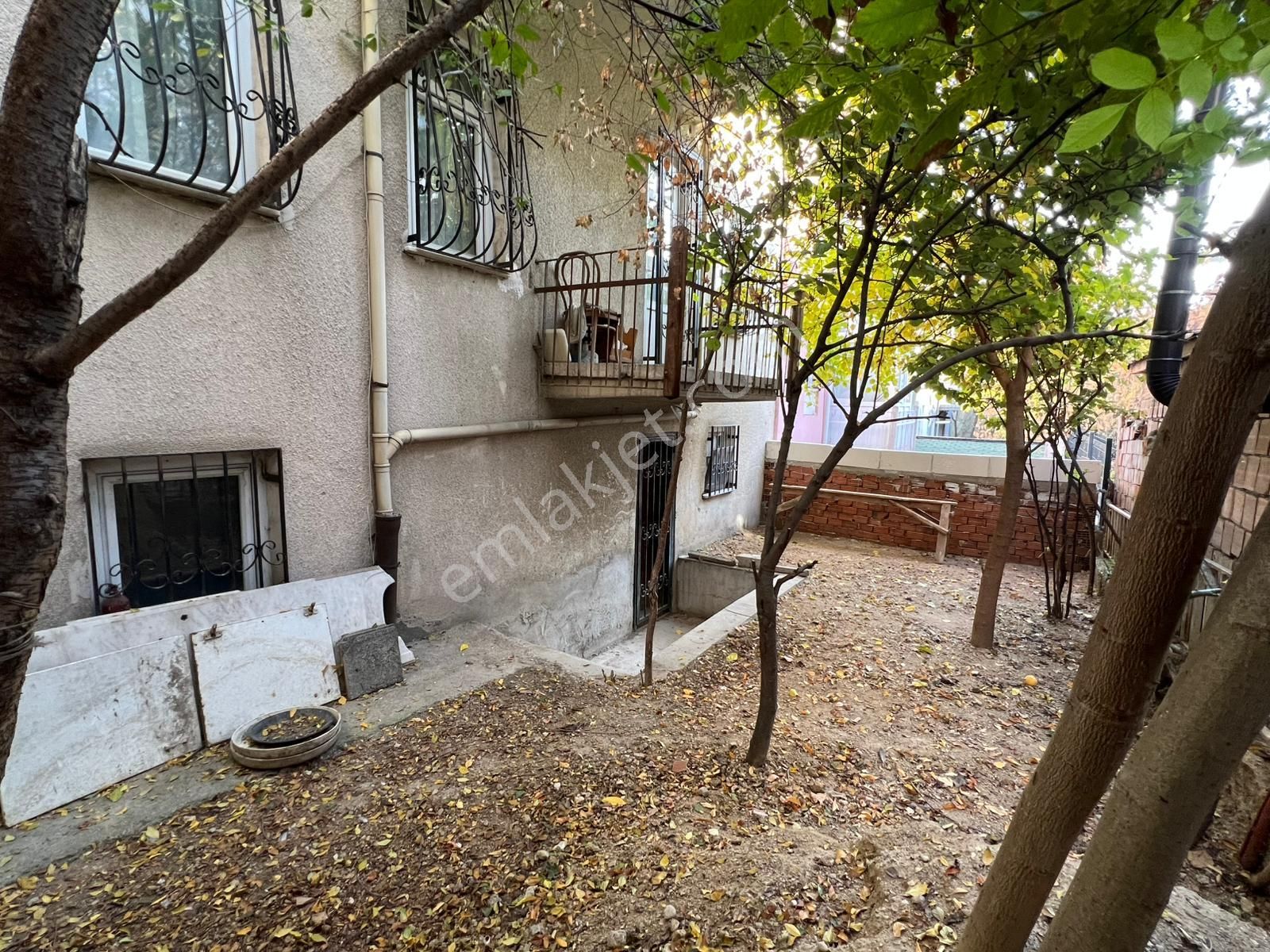 Kartal'dan Uğur Mumcu Mahallesinde Özgür Sitesinde Köşe Konumlu Tripleks - Görsel 35