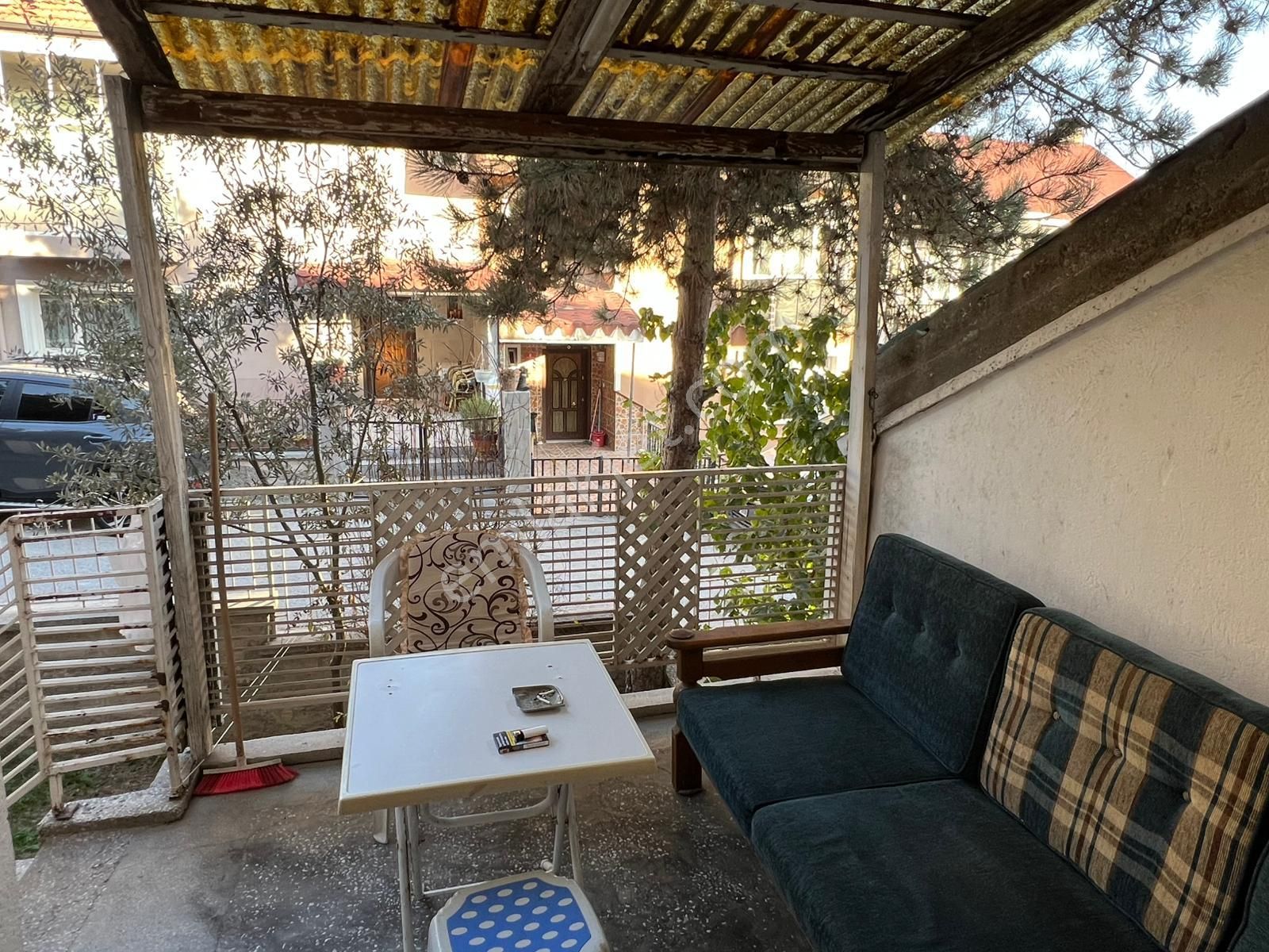 Kartal'dan Uğur Mumcu Mahallesinde Özgür Sitesinde Köşe Konumlu Tripleks - Görsel 5