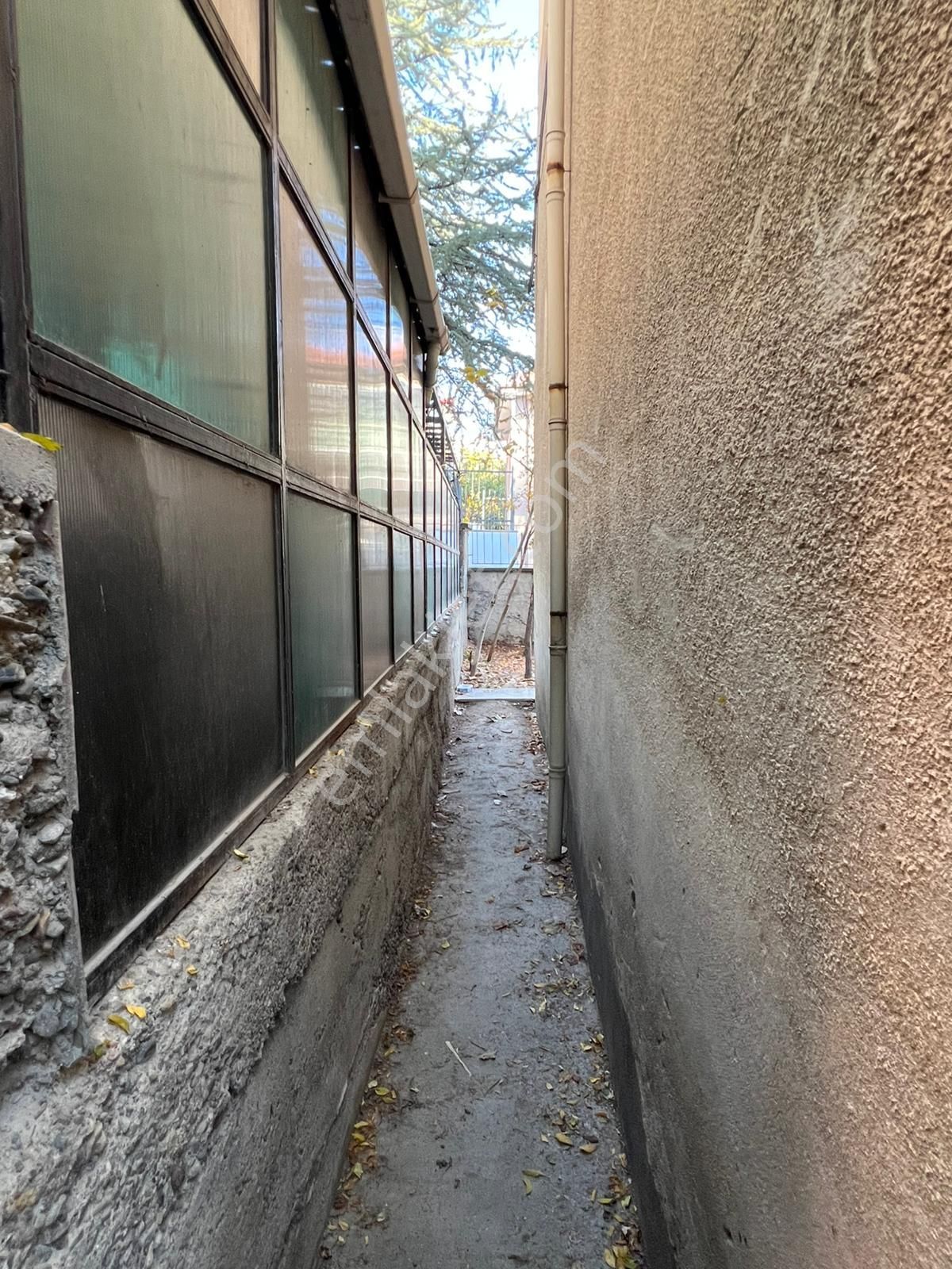 Kartal'dan Uğur Mumcu Mahallesinde Özgür Sitesinde Köşe Konumlu Tripleks - Görsel 27