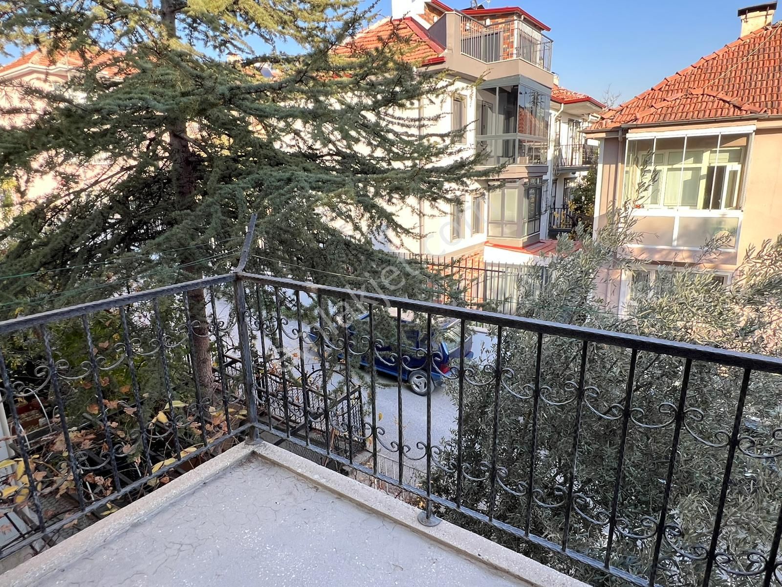 Kartal'dan Uğur Mumcu Mahallesinde Özgür Sitesinde Köşe Konumlu Tripleks - Görsel 20