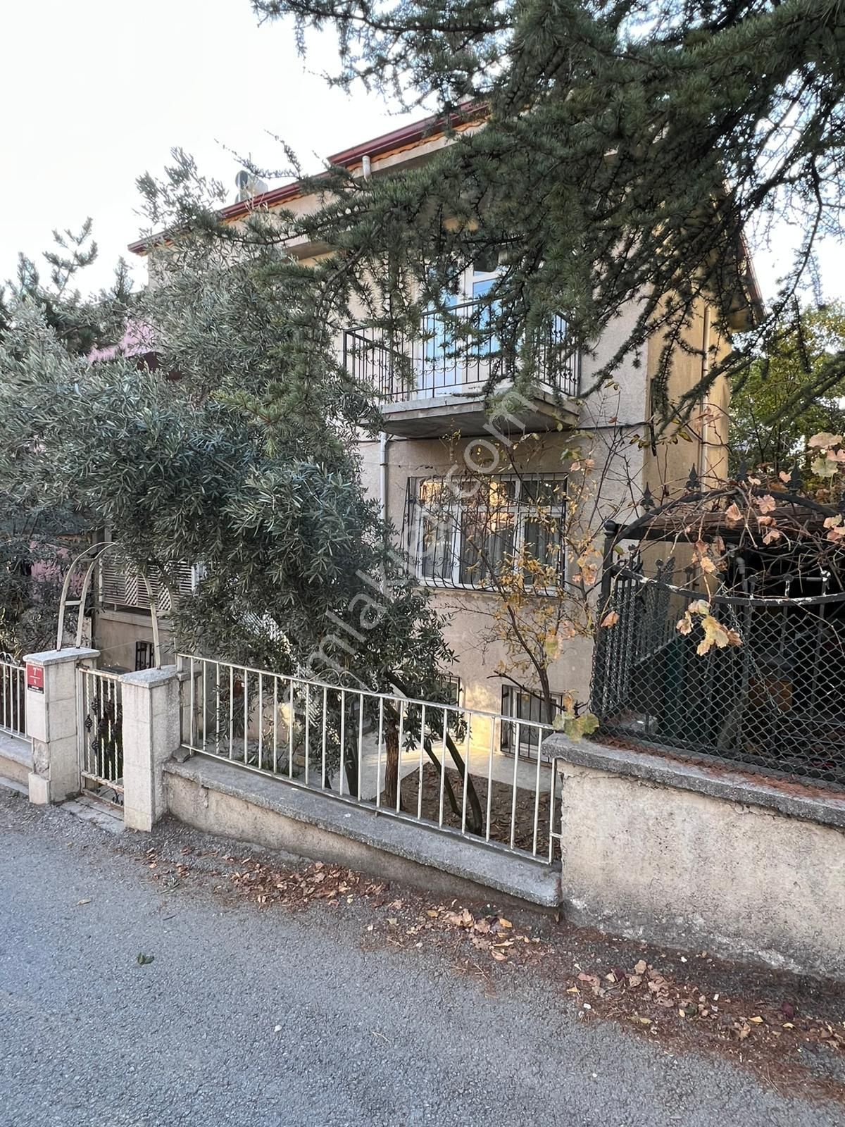 Kartal'dan Uğur Mumcu Mahallesinde Özgür Sitesinde Köşe Konumlu Tripleks - Görsel 3