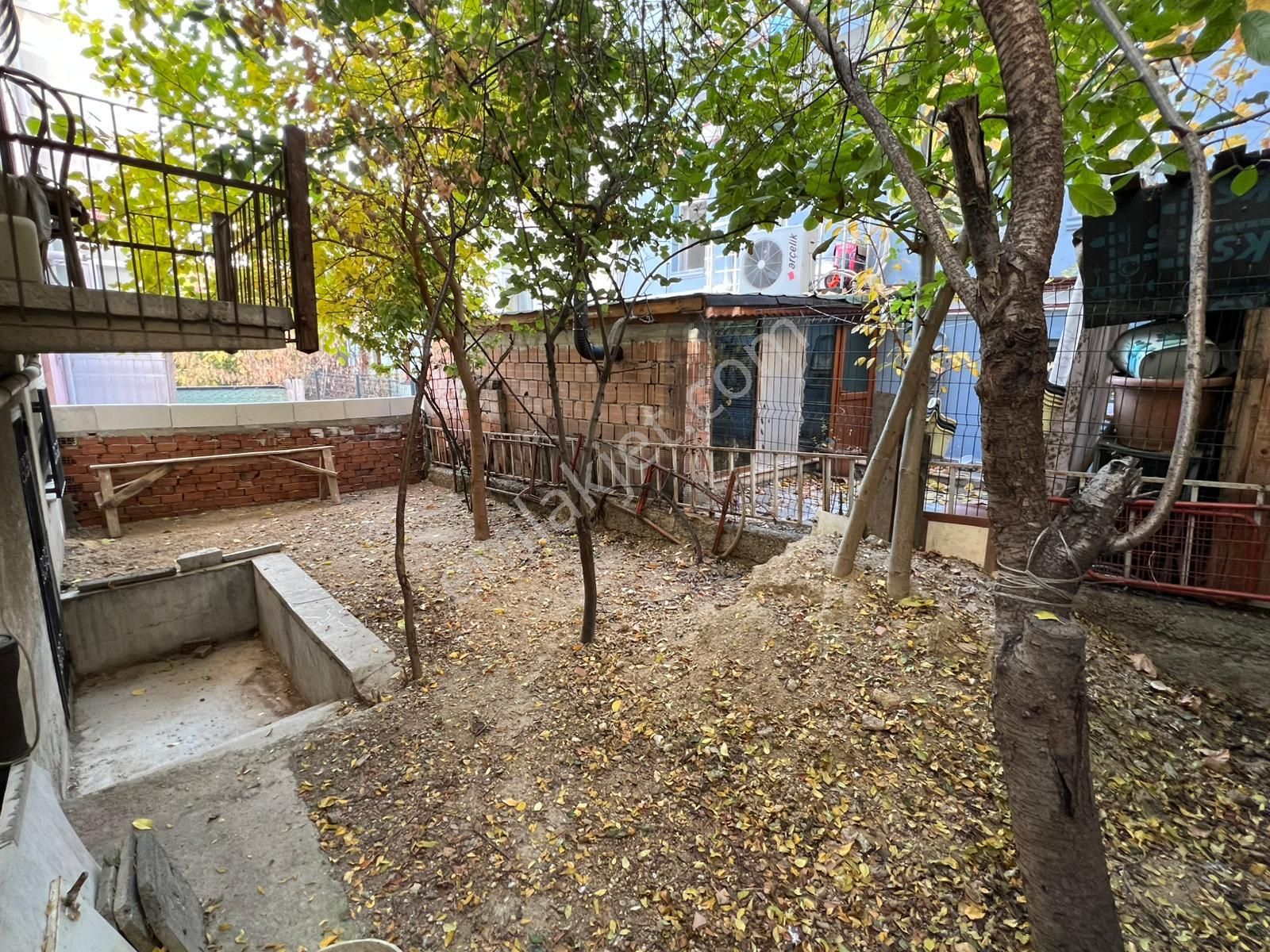 Kartal'dan Uğur Mumcu Mahallesinde Özgür Sitesinde Köşe Konumlu Tripleks - Görsel 34