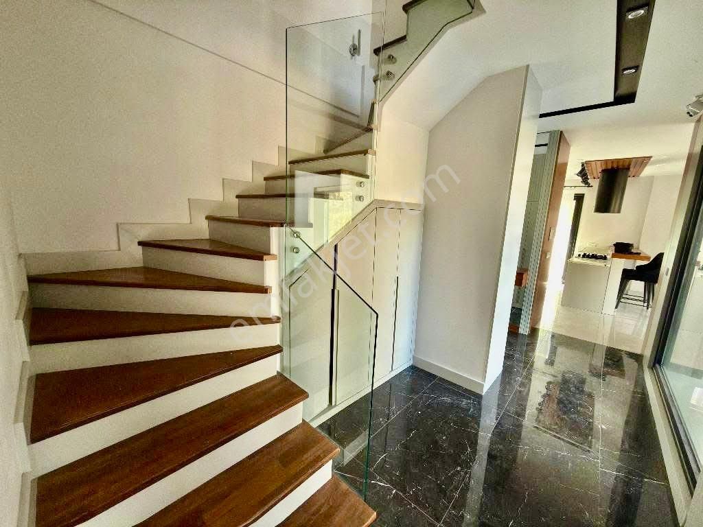 Özel Havuzlu Kapalı Otoparklı 500m2 Arsa İçerisinde - Görsel 29