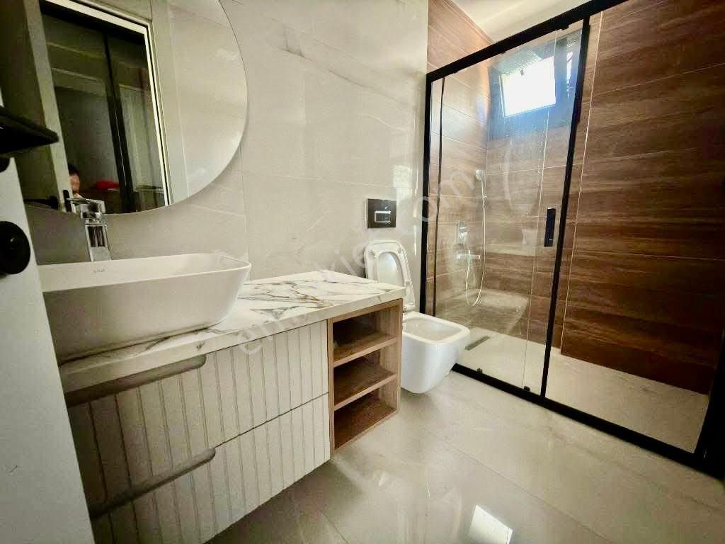 Özel Havuzlu Kapalı Otoparklı 500m2 Arsa İçerisinde - Görsel 20