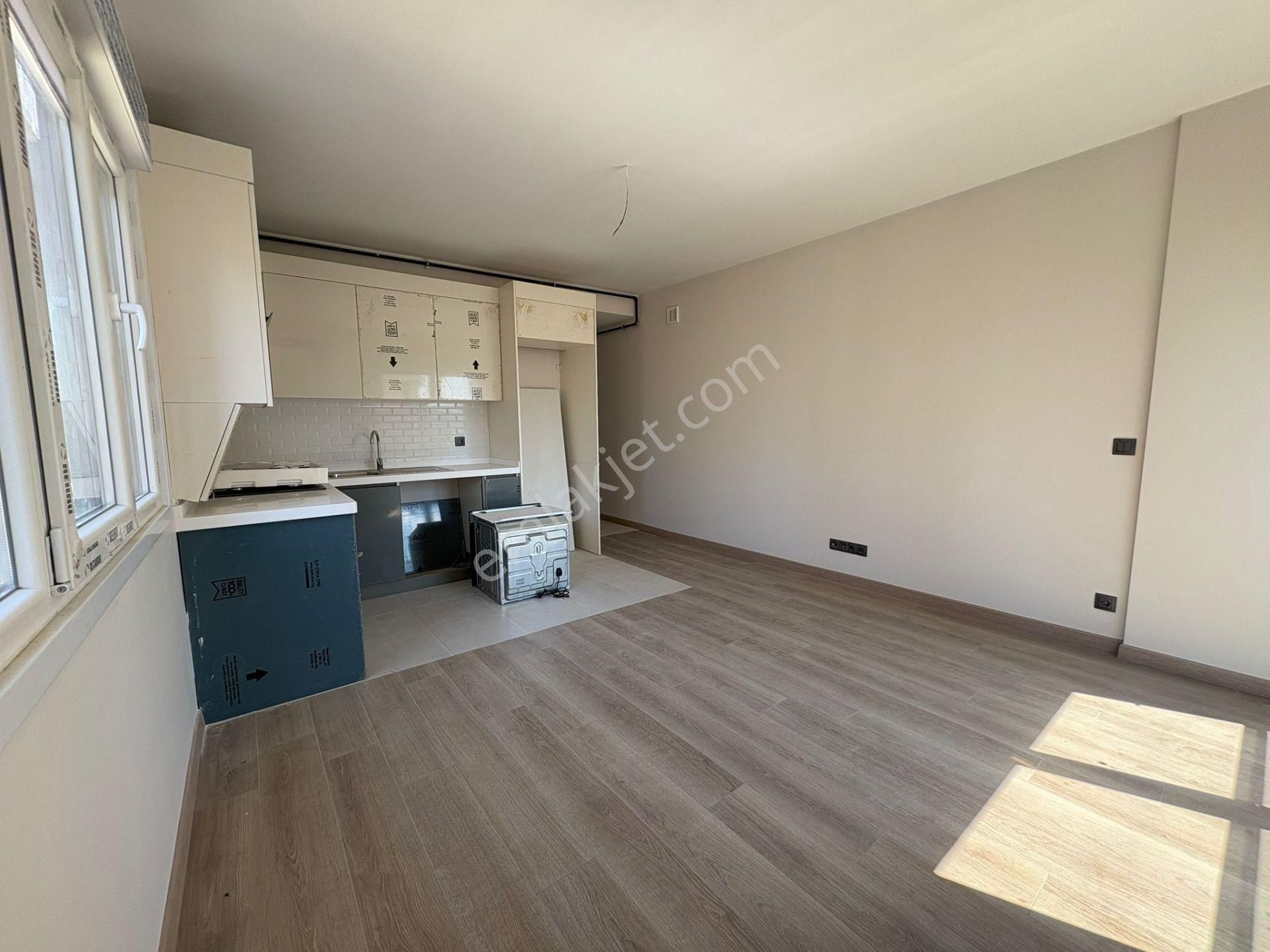 Suadiye'de Marmaraya Yakın Açık Kapalı Otoparklı 2+1 55 M² Net - Görsel 5