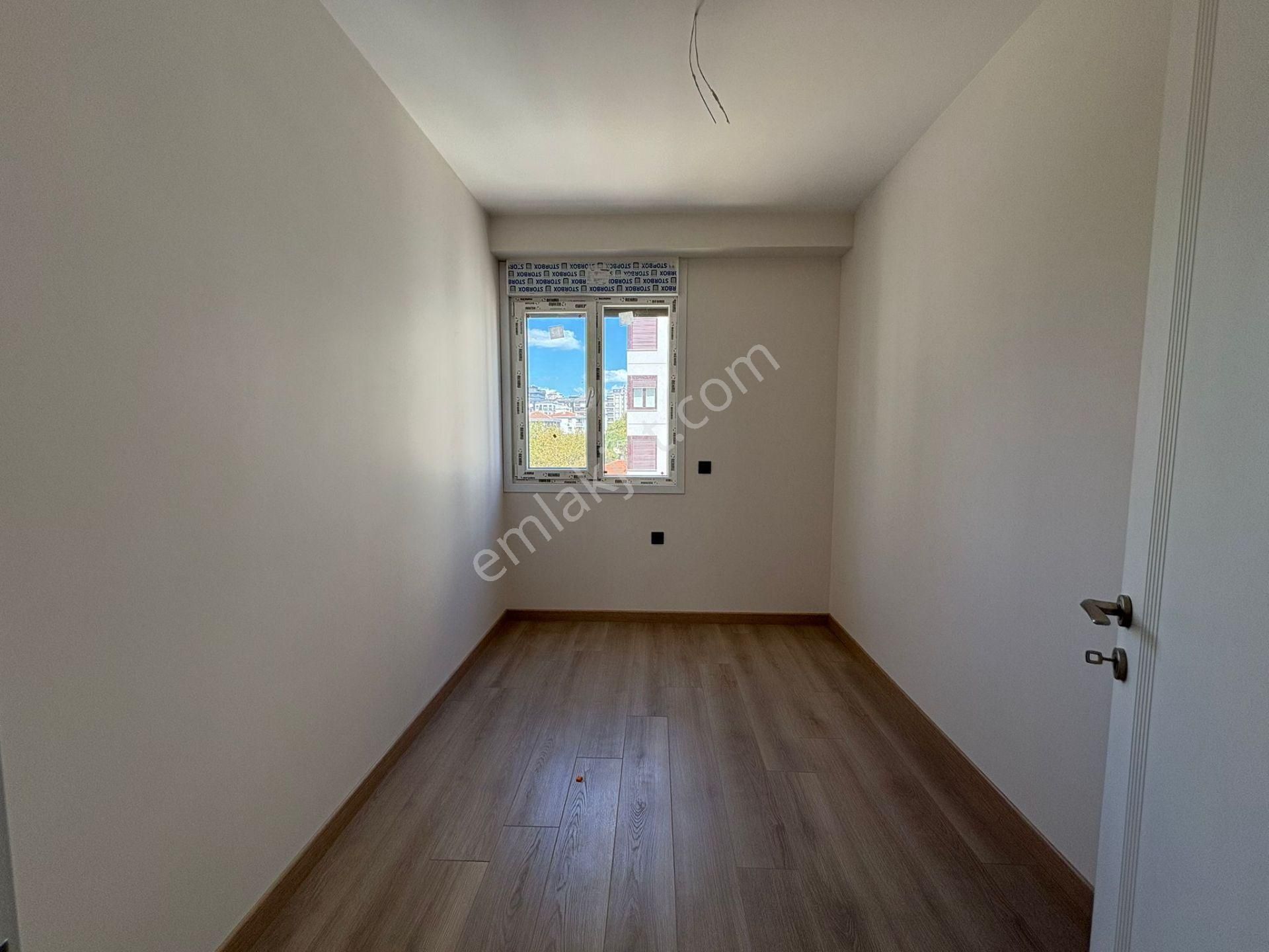 Suadiye'de Marmaraya Yakın Açık Kapalı Otoparklı 2+1 55 M² Net - Görsel 15