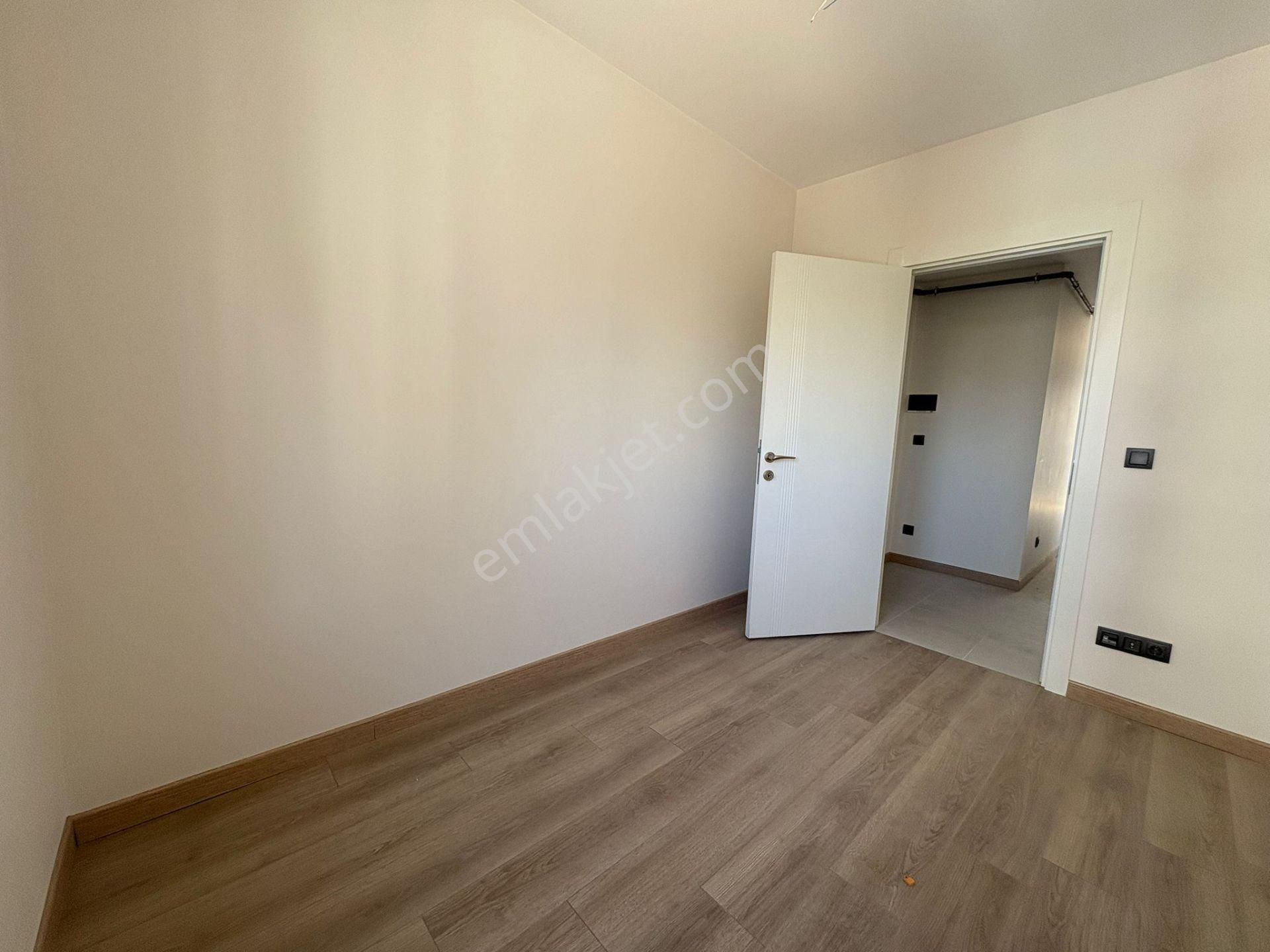 Suadiye'de Marmaraya Yakın Açık Kapalı Otoparklı 2+1 55 M² Net - Görsel 13