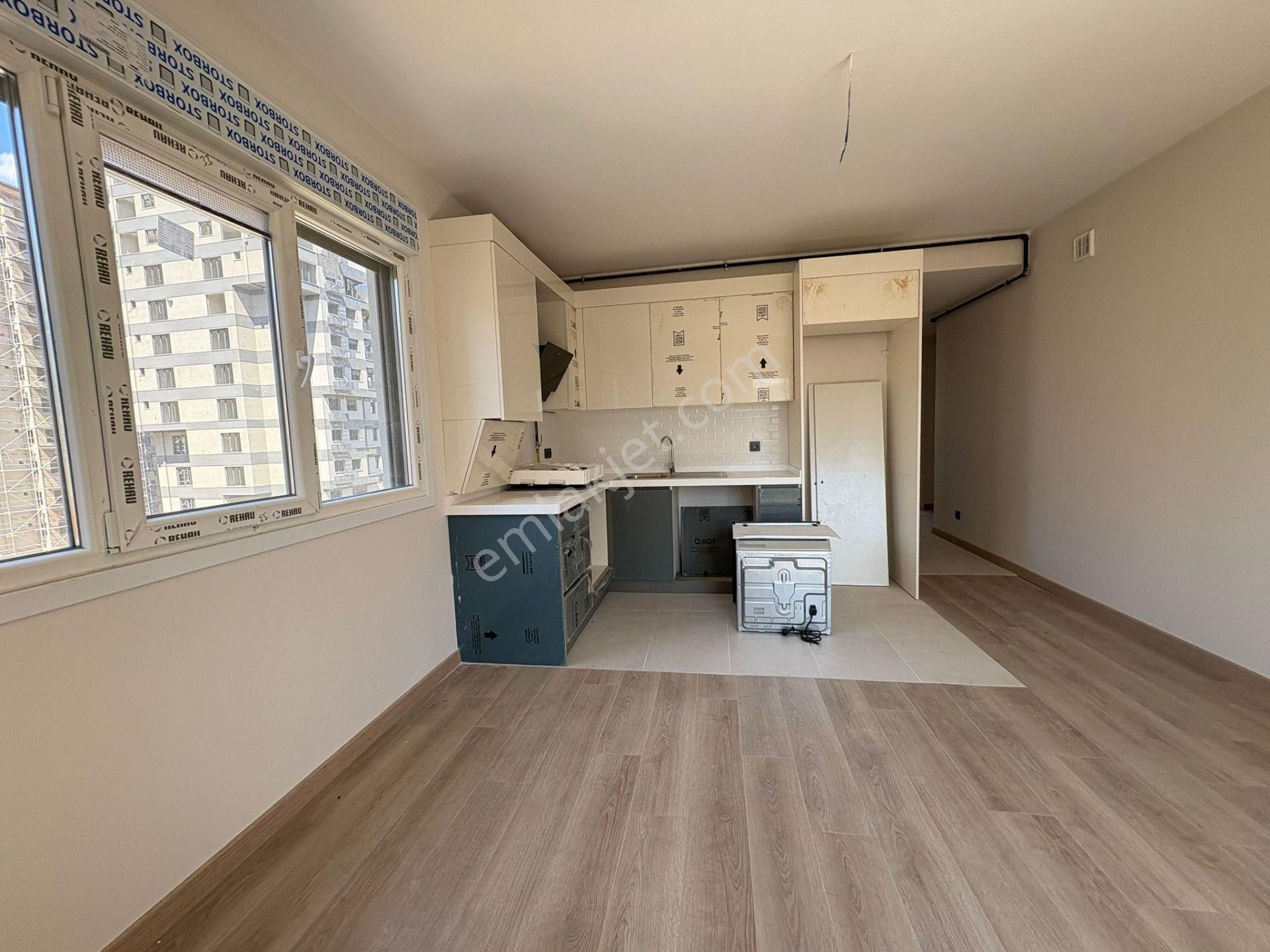 Suadiye'de Marmaraya Yakın Açık Kapalı Otoparklı 2+1 55 M² Net - Görsel 4