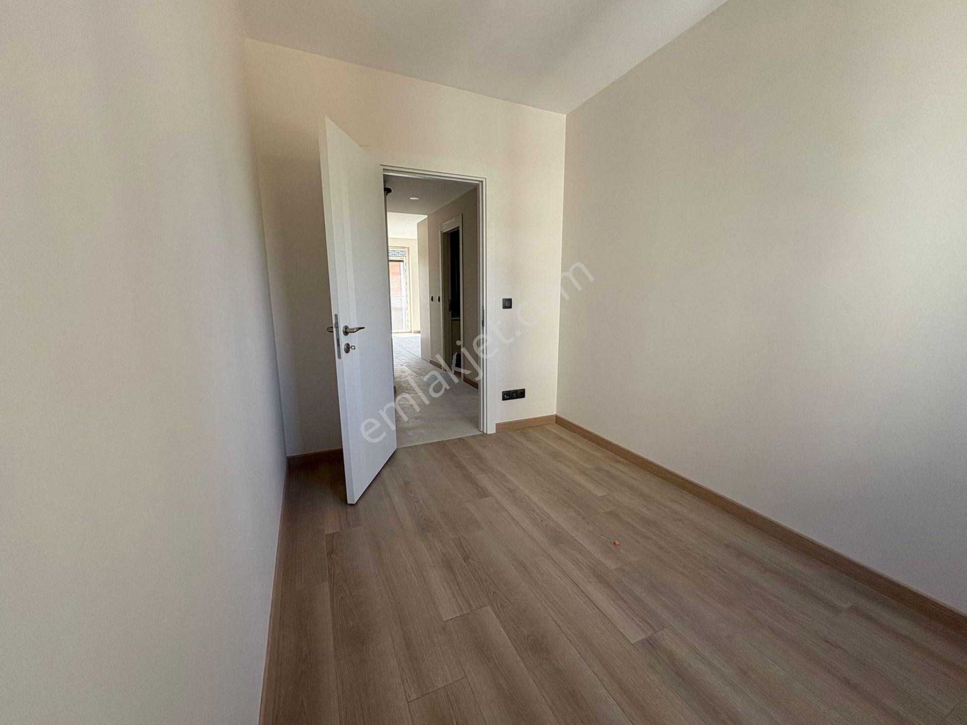 Suadiye'de Marmaraya Yakın Açık Kapalı Otoparklı 2+1 55 M² Net - Görsel 14