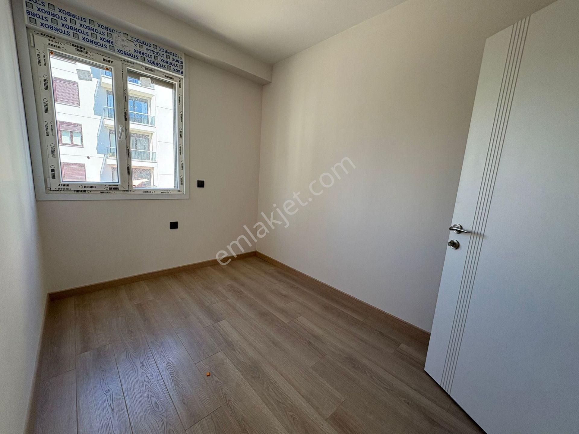 Suadiye'de Marmaraya Yakın Açık Kapalı Otoparklı 2+1 55 M² Net - Görsel 12