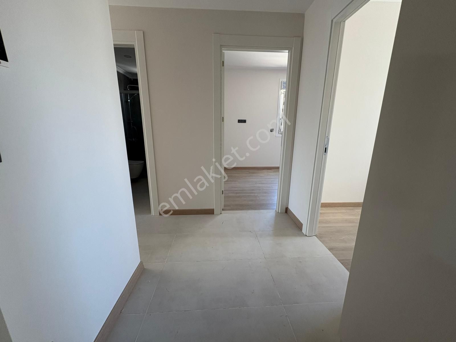 Suadiye'de Marmaraya Yakın Açık Kapalı Otoparklı 2+1 55 M² Net - Görsel 23