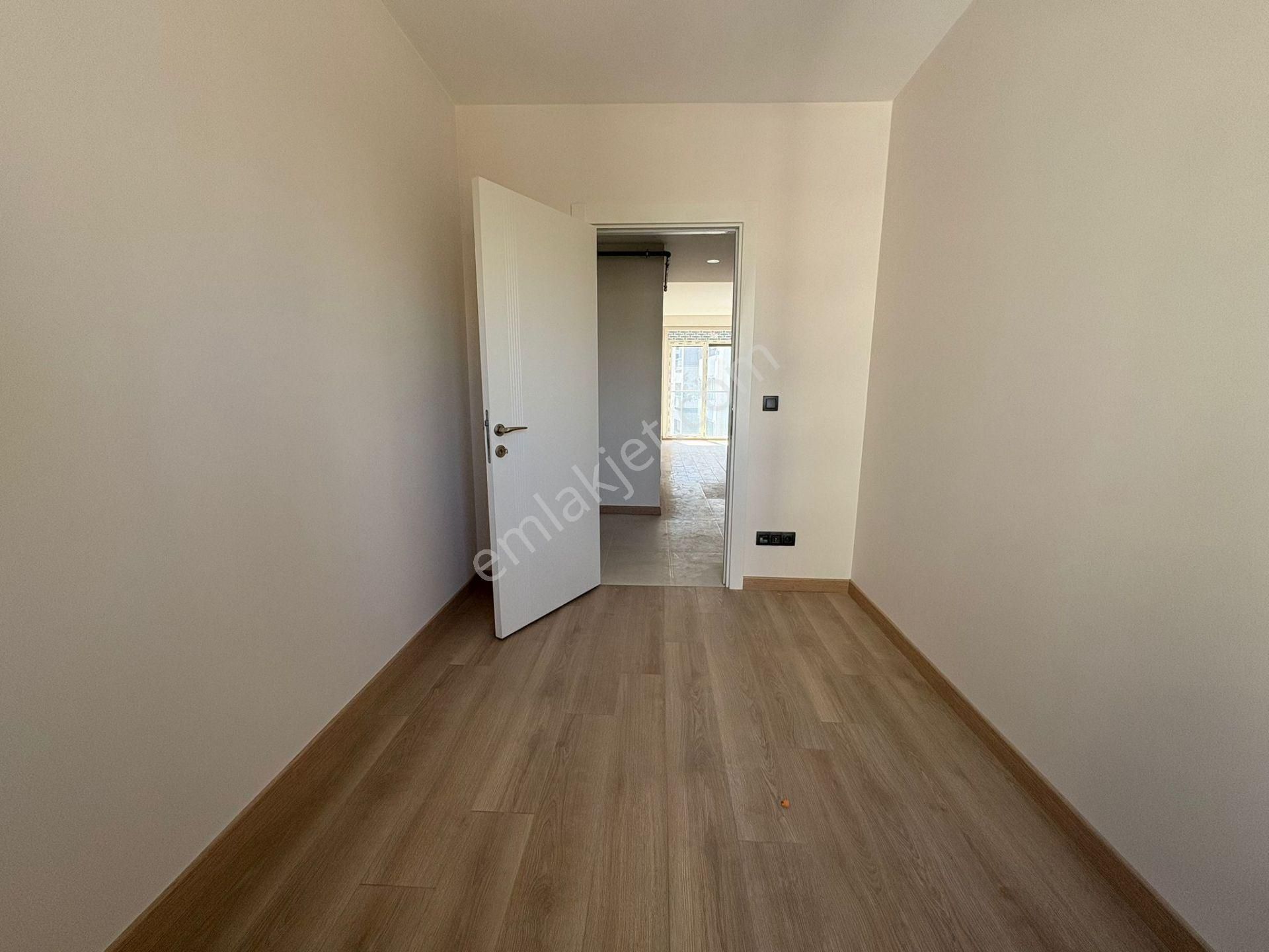 Suadiye'de Marmaraya Yakın Açık Kapalı Otoparklı 2+1 55 M² Net - Görsel 16