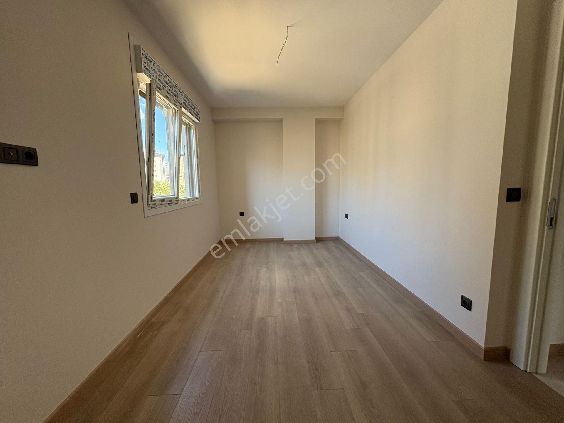 Suadiye'de Marmaraya Yakın Açık Kapalı Otoparklı 2+1 55 M² Net - Görsel 6