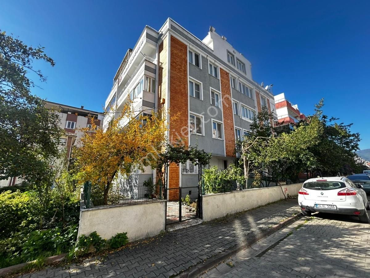 Akçay Merkez De Yüksek Giriş Satılık 3+1 Daire