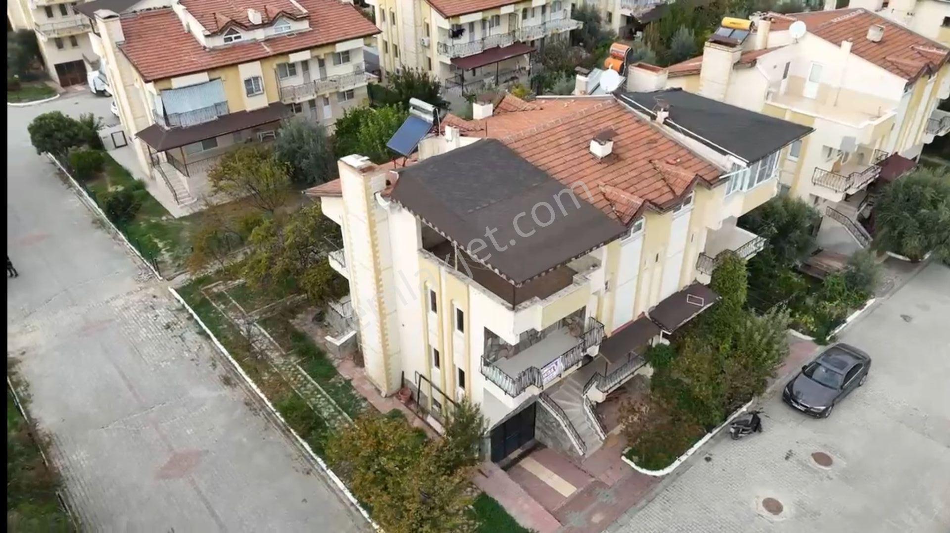 Site İçerisinde Krediye Uygun Tripleks Villa