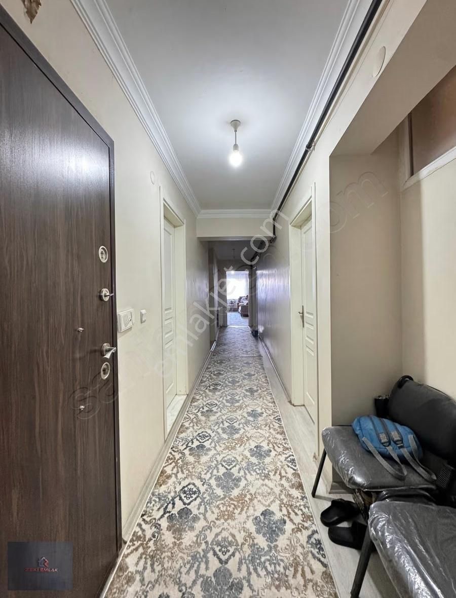 Zeki Emlak'tan Muradiye'de 3+1 Ara Kat Satılık Daire - Görsel 3