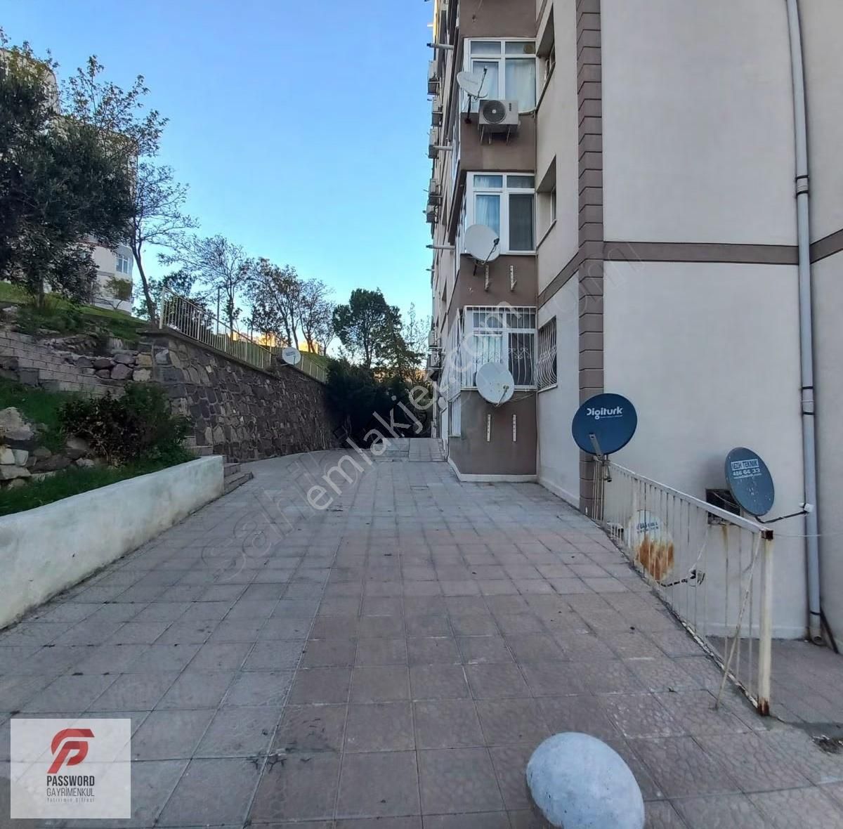 Bornova Evka 4 Mahallesinde Satılık 2+1 Kapalı Mutfak Daire - Görsel 21