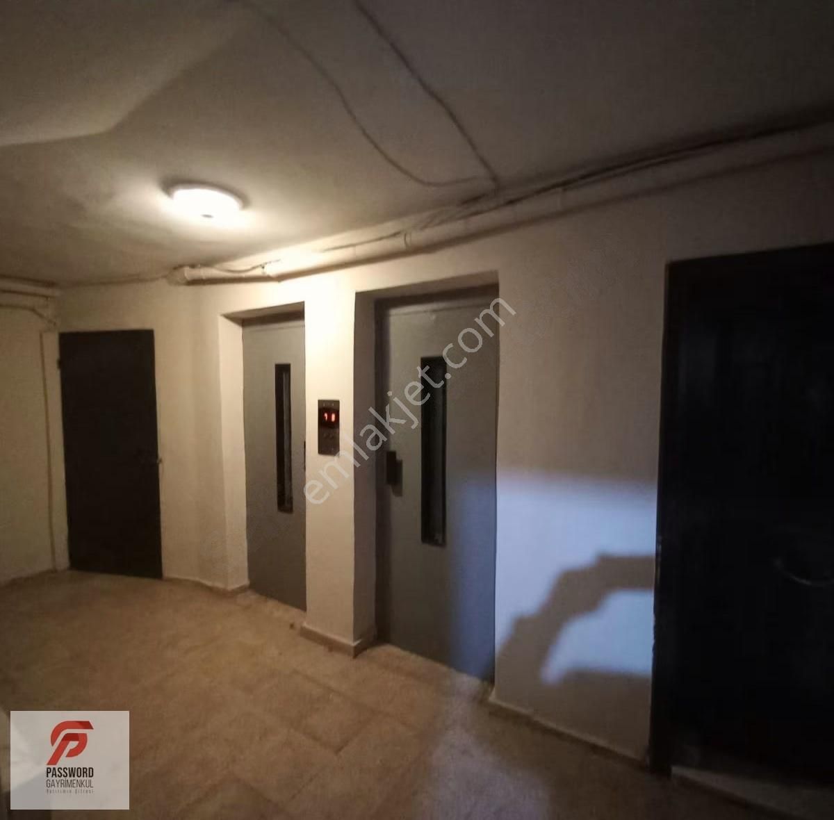 Bornova Evka 4 Mahallesinde Satılık 2+1 Kapalı Mutfak Daire - Görsel 16