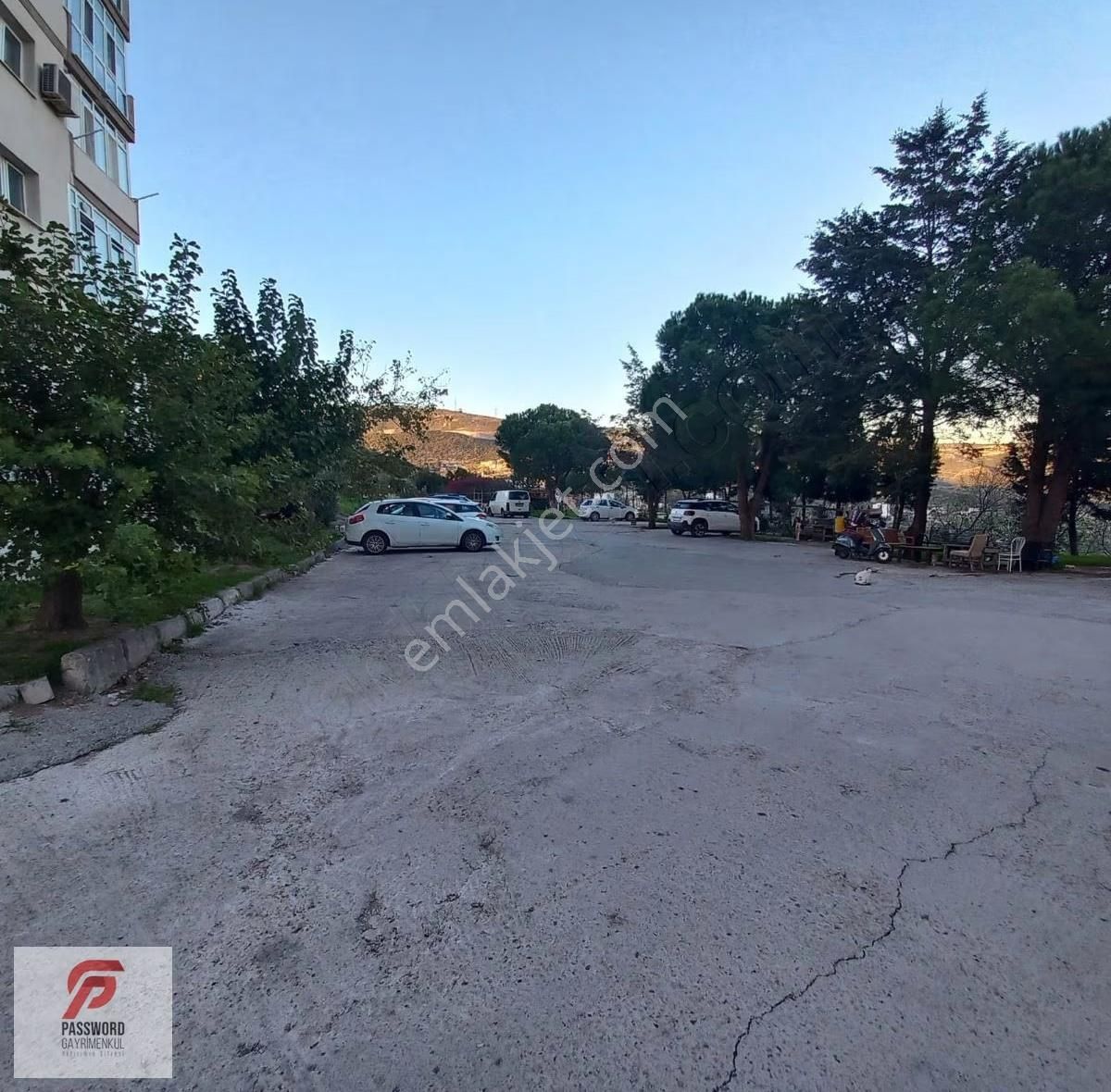 Bornova Evka 4 Mahallesinde Satılık 2+1 Kapalı Mutfak Daire - Görsel 22